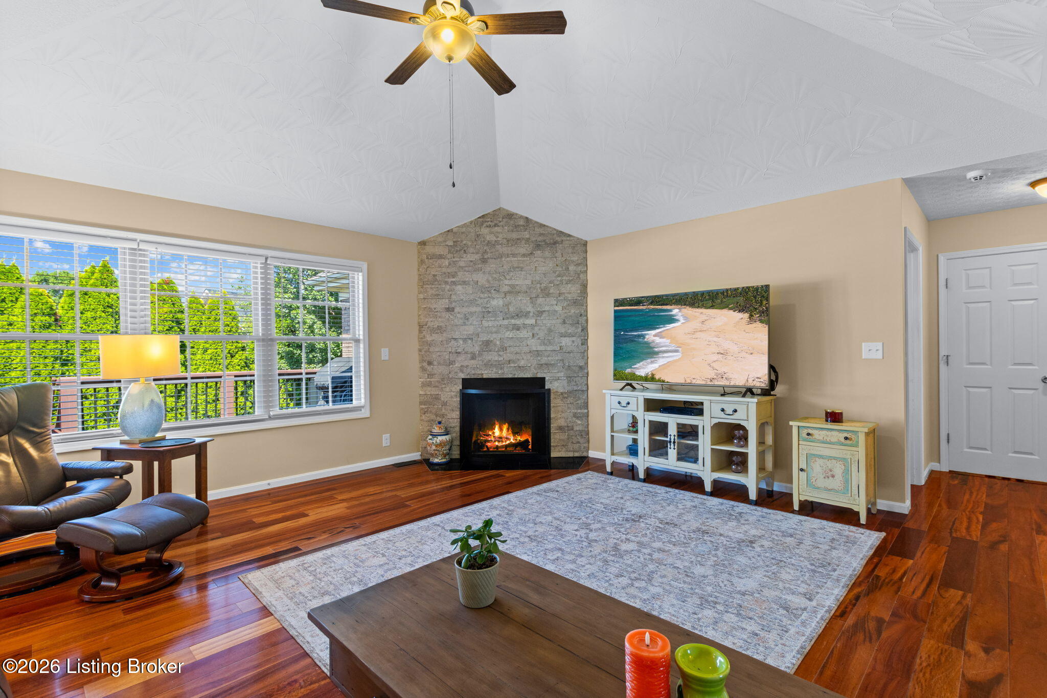 168 Maplewood Dr