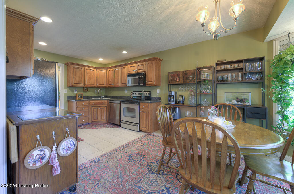 9411 Alex Ct