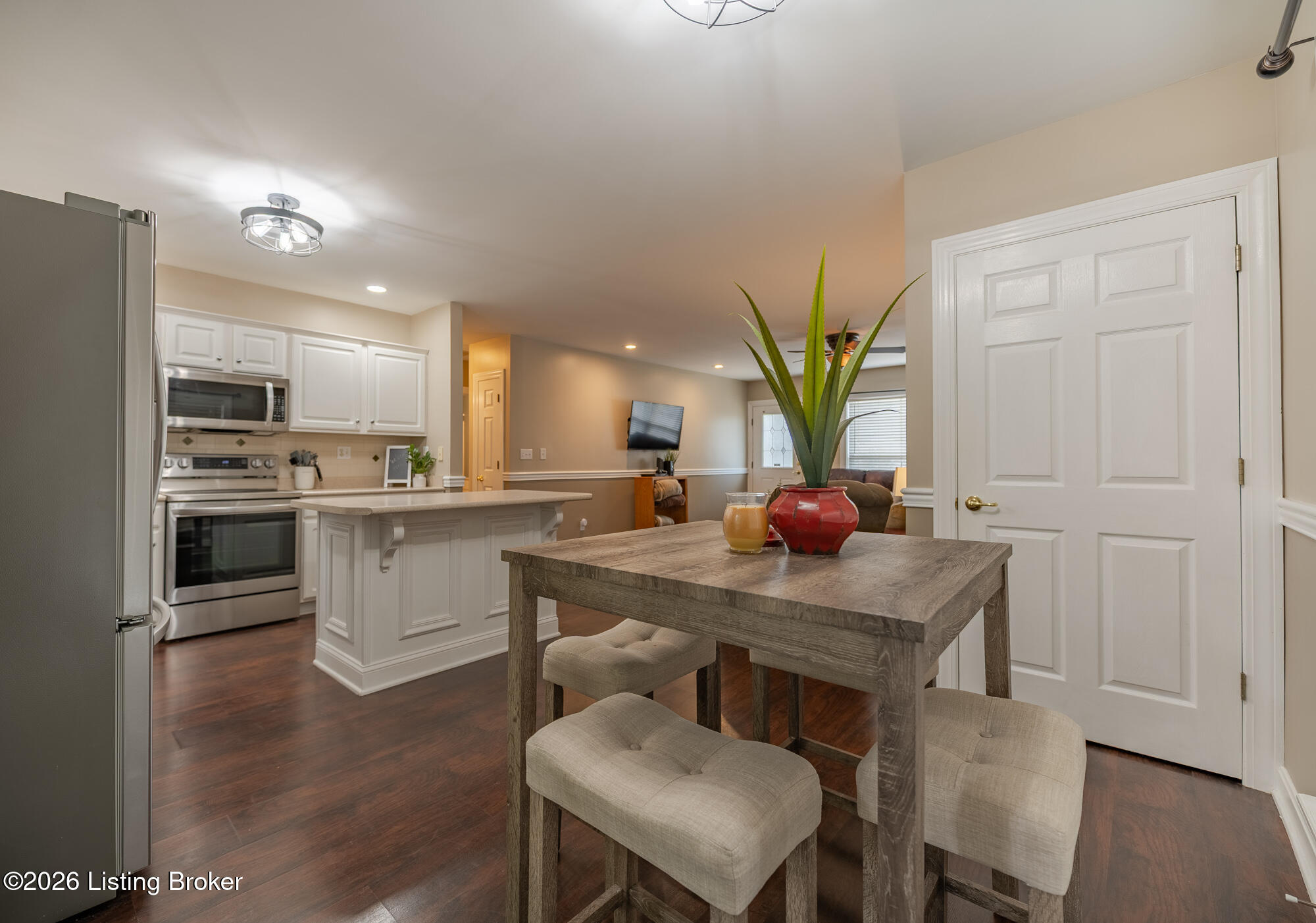 6019 Wooded Creek Dr