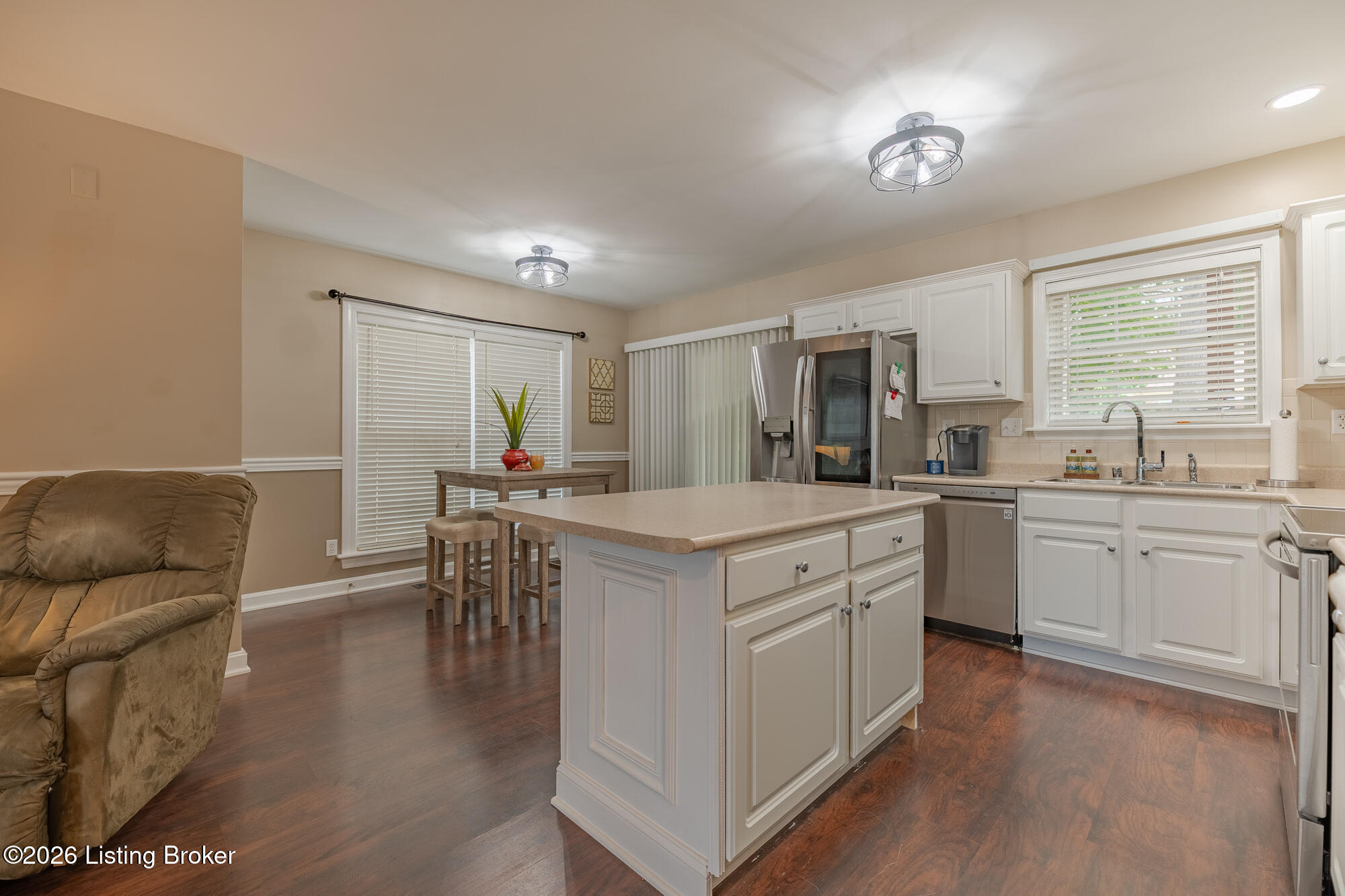 6019 Wooded Creek Dr