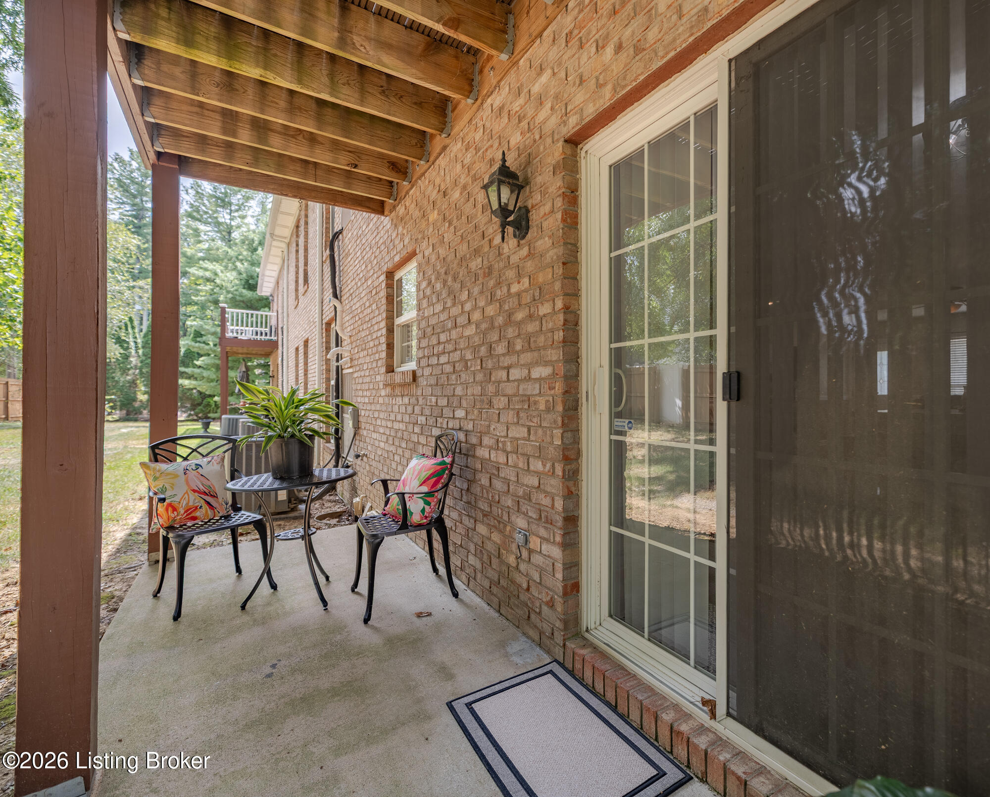 6019 Wooded Creek Dr