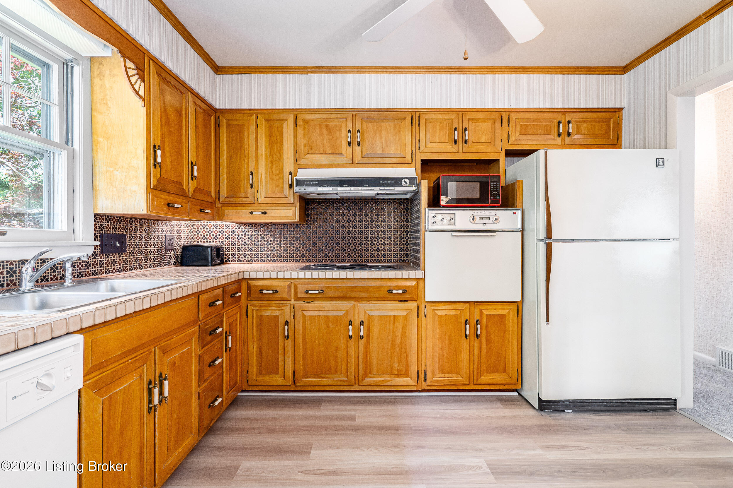 4016 White Plains Ct