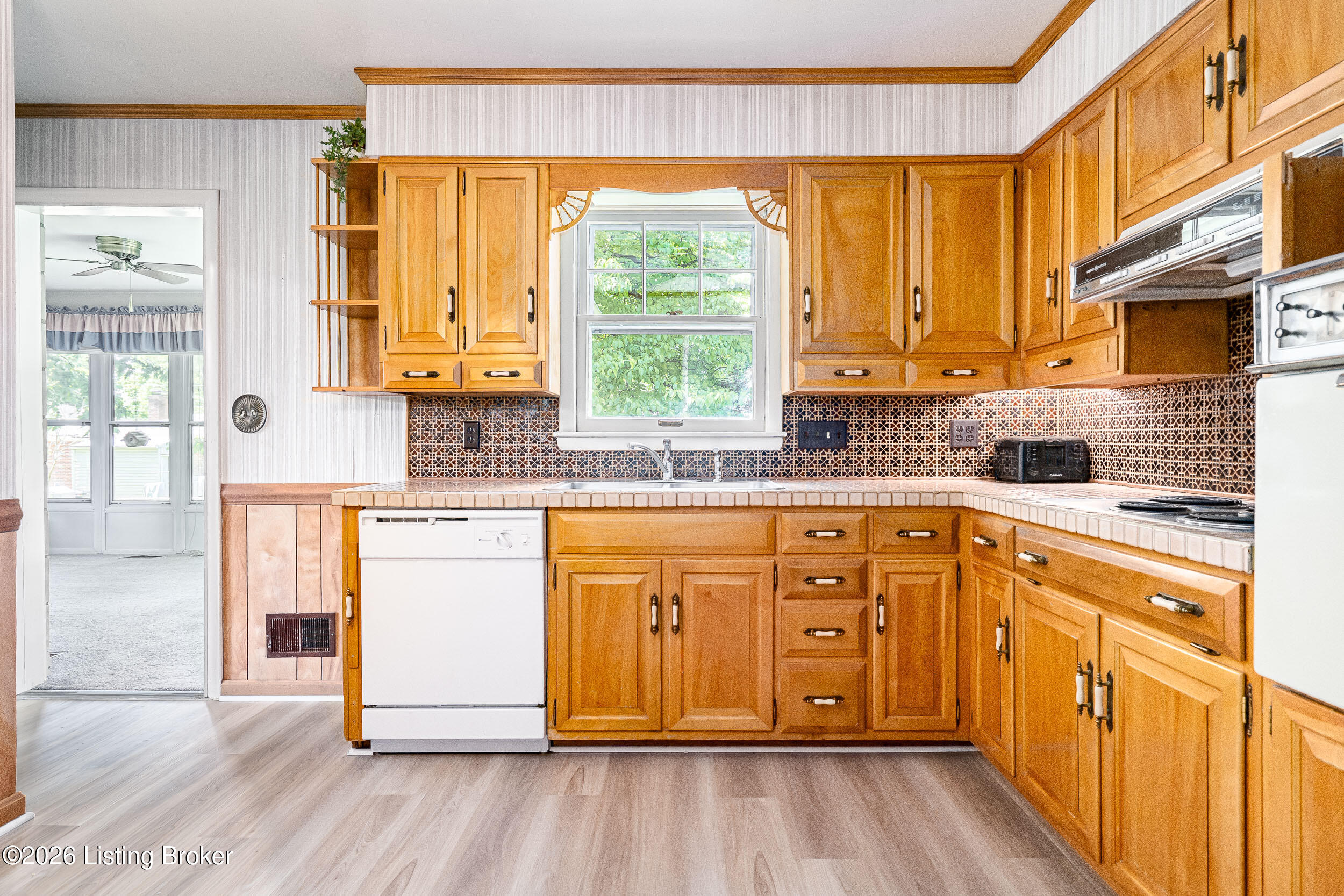 4016 White Plains Ct