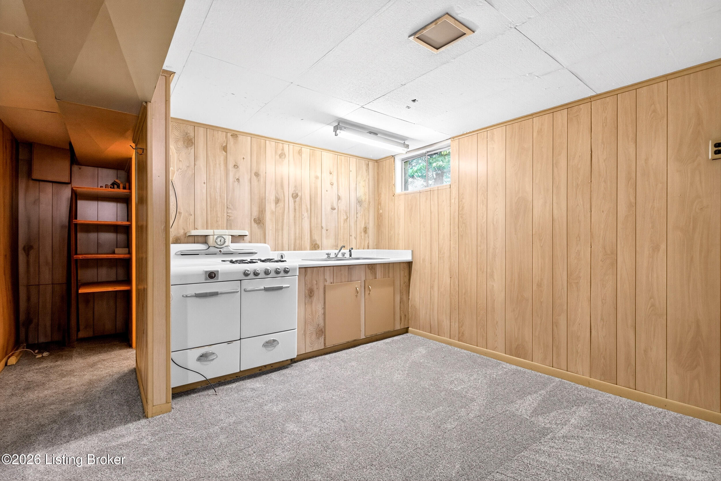 4016 White Plains Ct