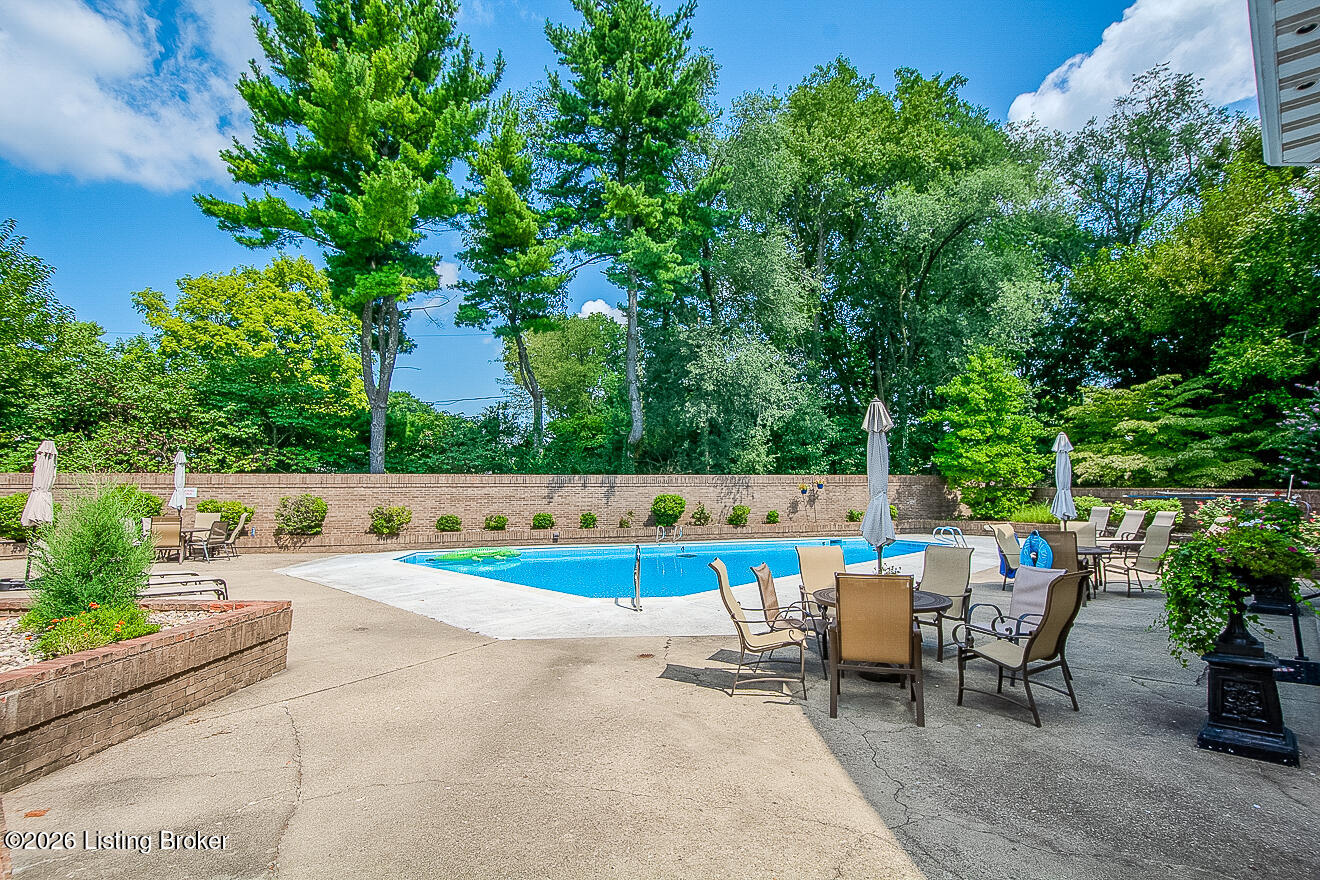 8605 Shelbyville Rd APT 126