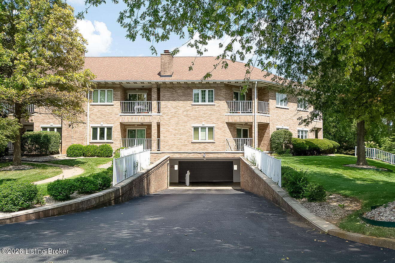 8605 Shelbyville Rd APT 126