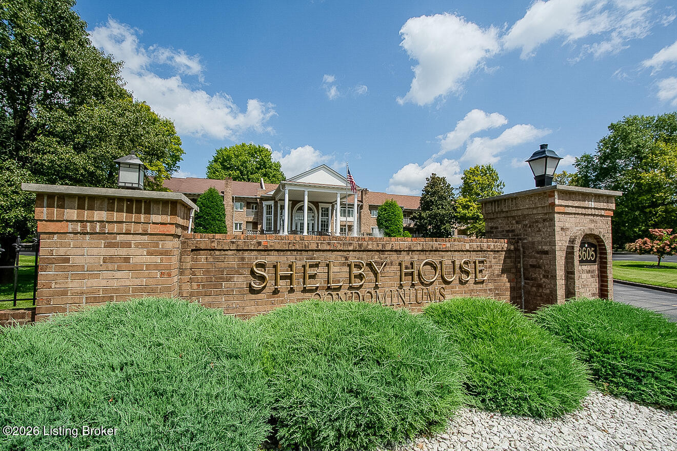 8605 Shelbyville Rd APT 126