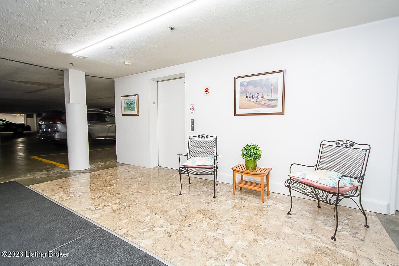 8605 Shelbyville Rd APT 126