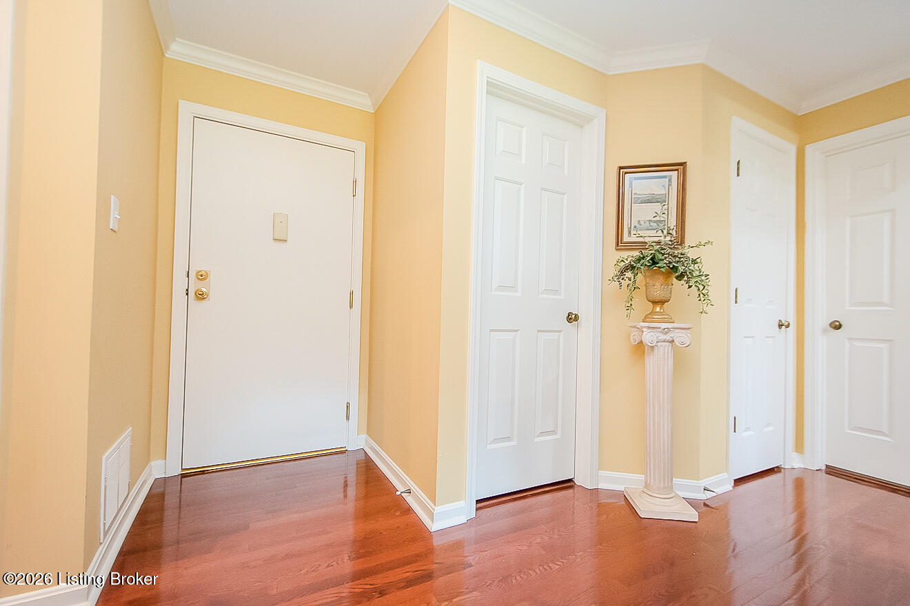 8605 Shelbyville Rd APT 126
