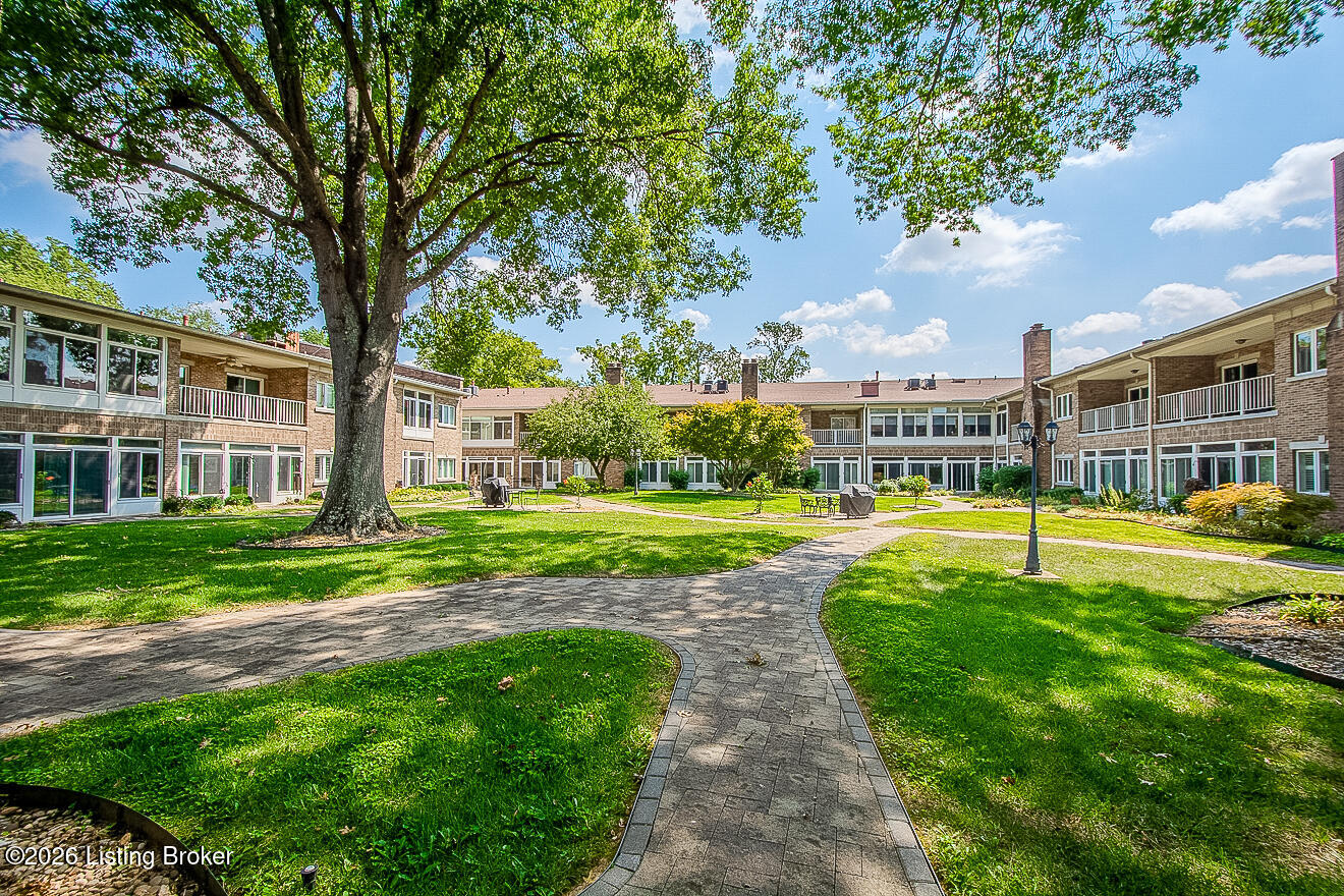 8605 Shelbyville Rd APT 126