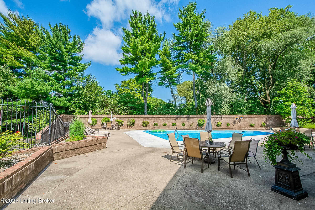 8605 Shelbyville Rd APT 126