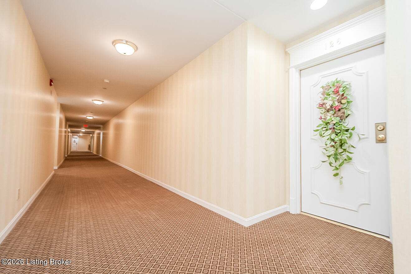 8605 Shelbyville Rd APT 126