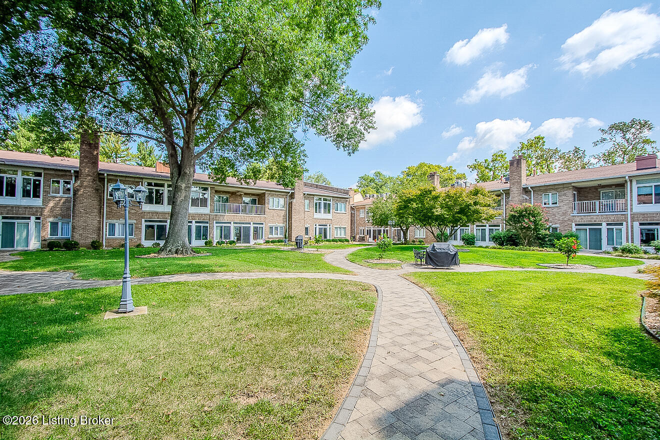 8605 Shelbyville Rd APT 126