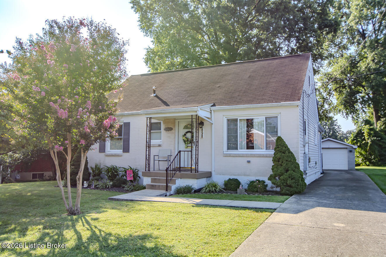 898 Molter Ave