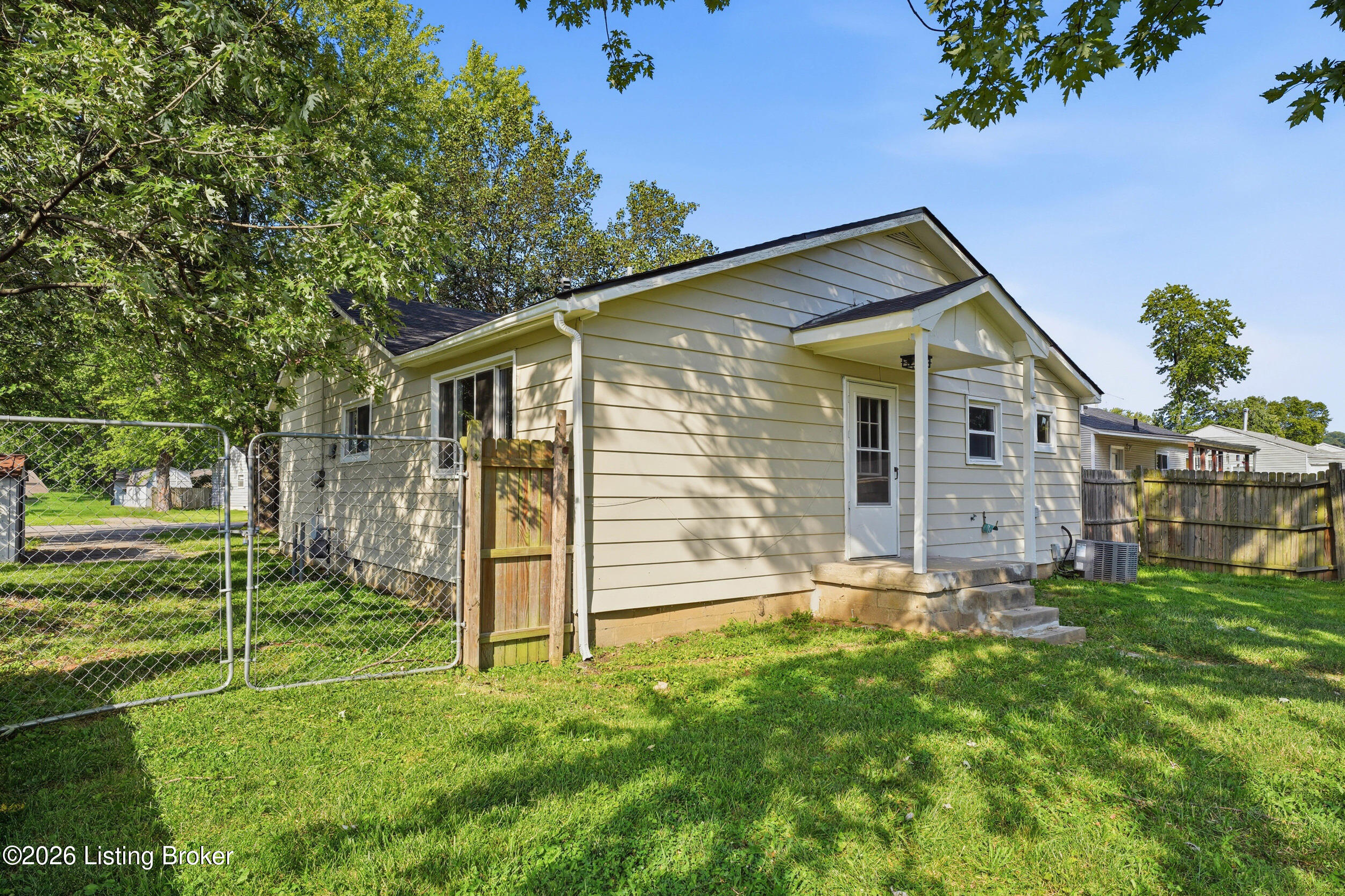 5010 Belmont Ave