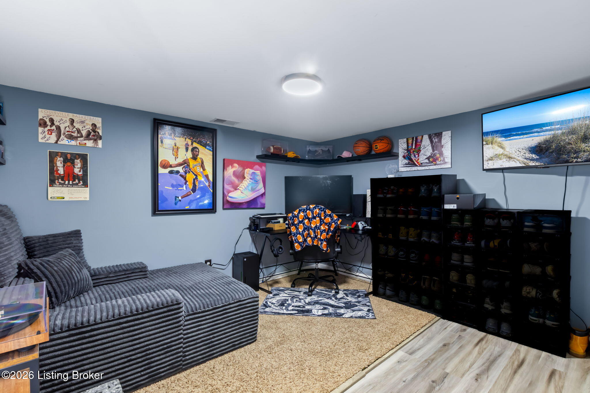 7404 Arapaho Dr