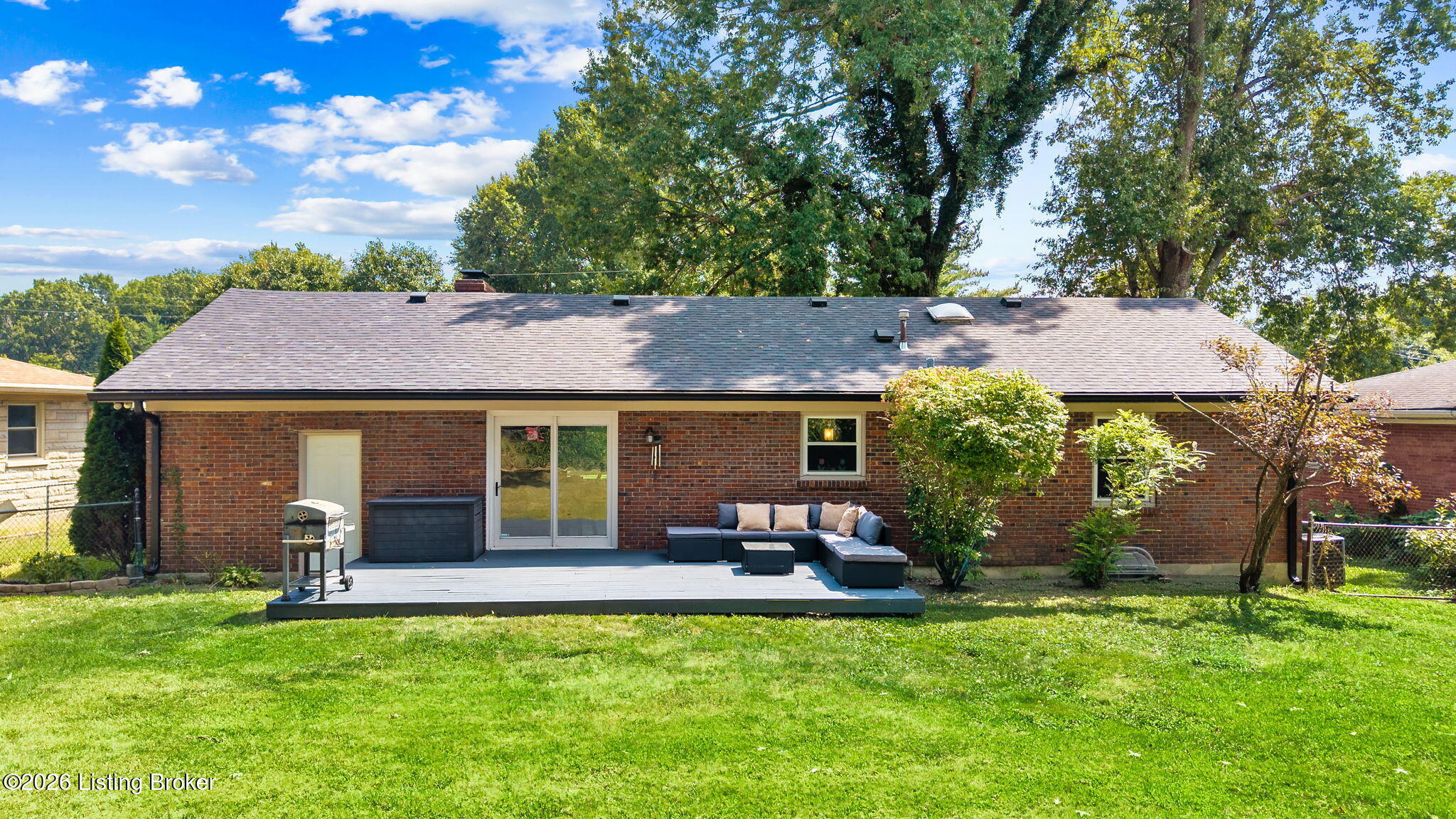 7404 Arapaho Dr