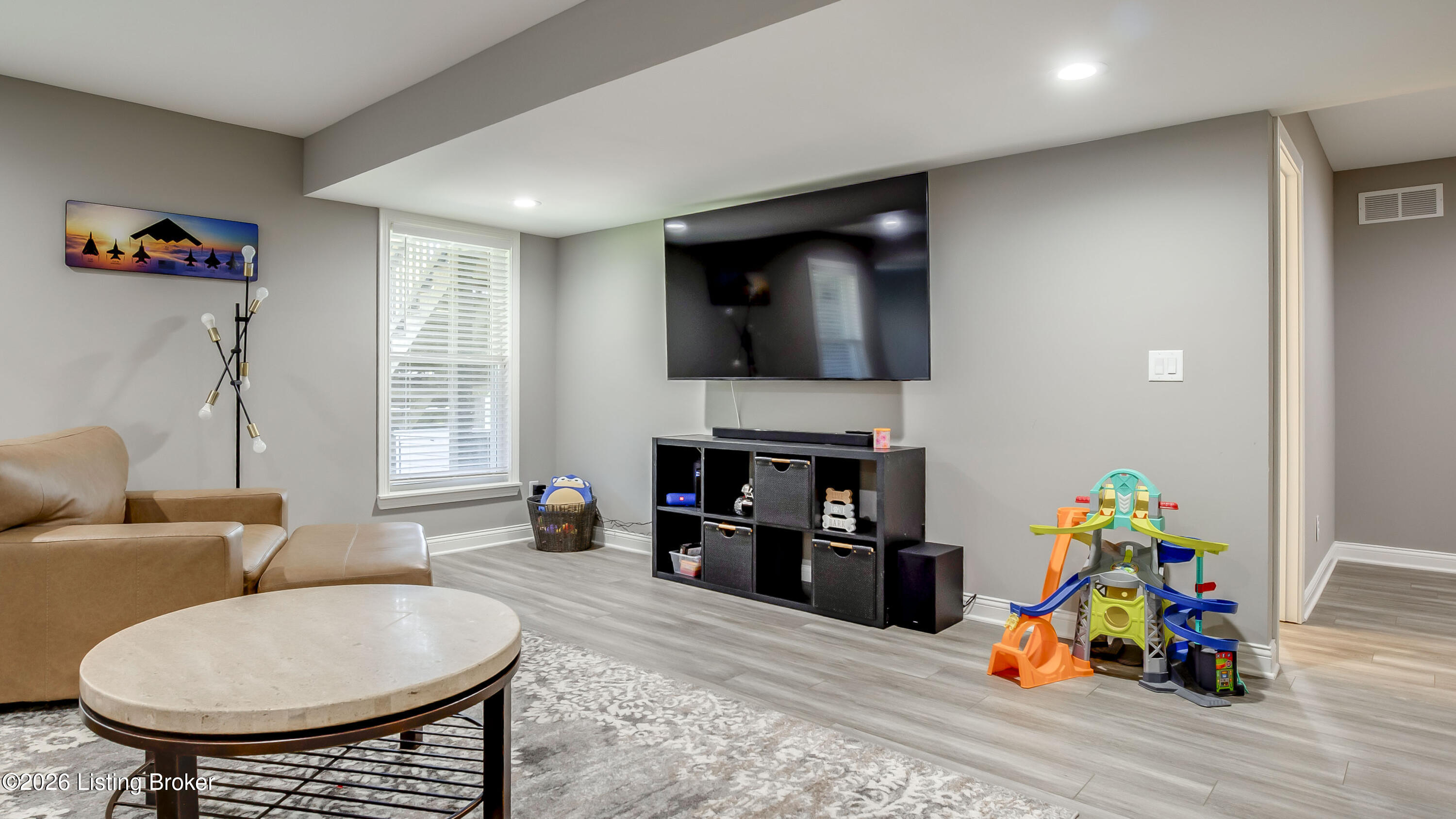361 Williamsburg Dr