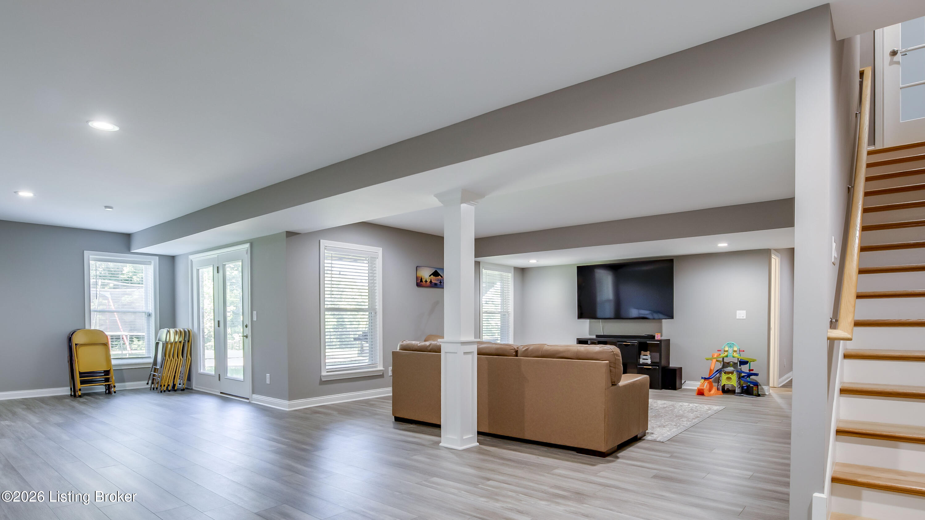 361 Williamsburg Dr