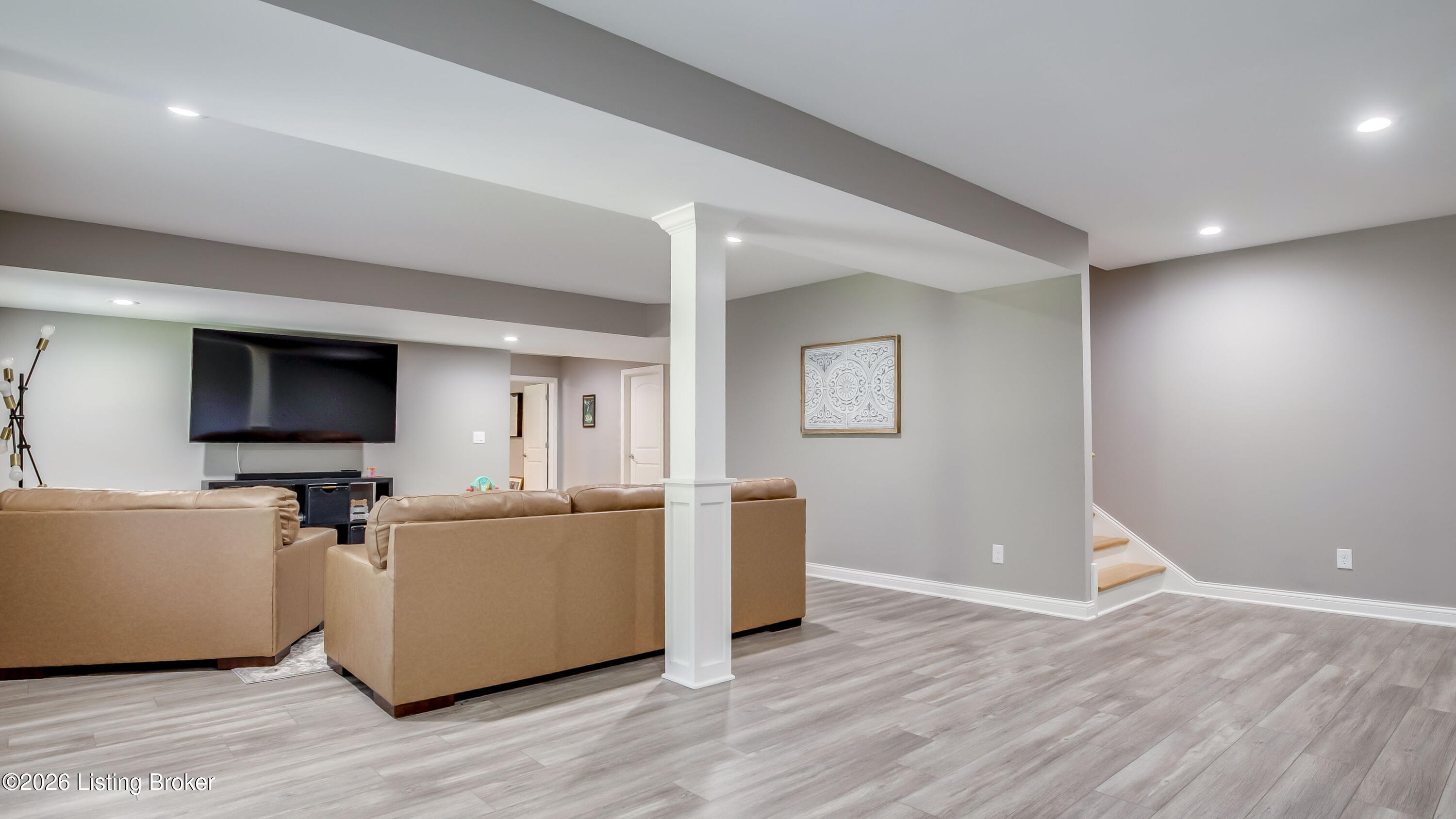 361 Williamsburg Dr