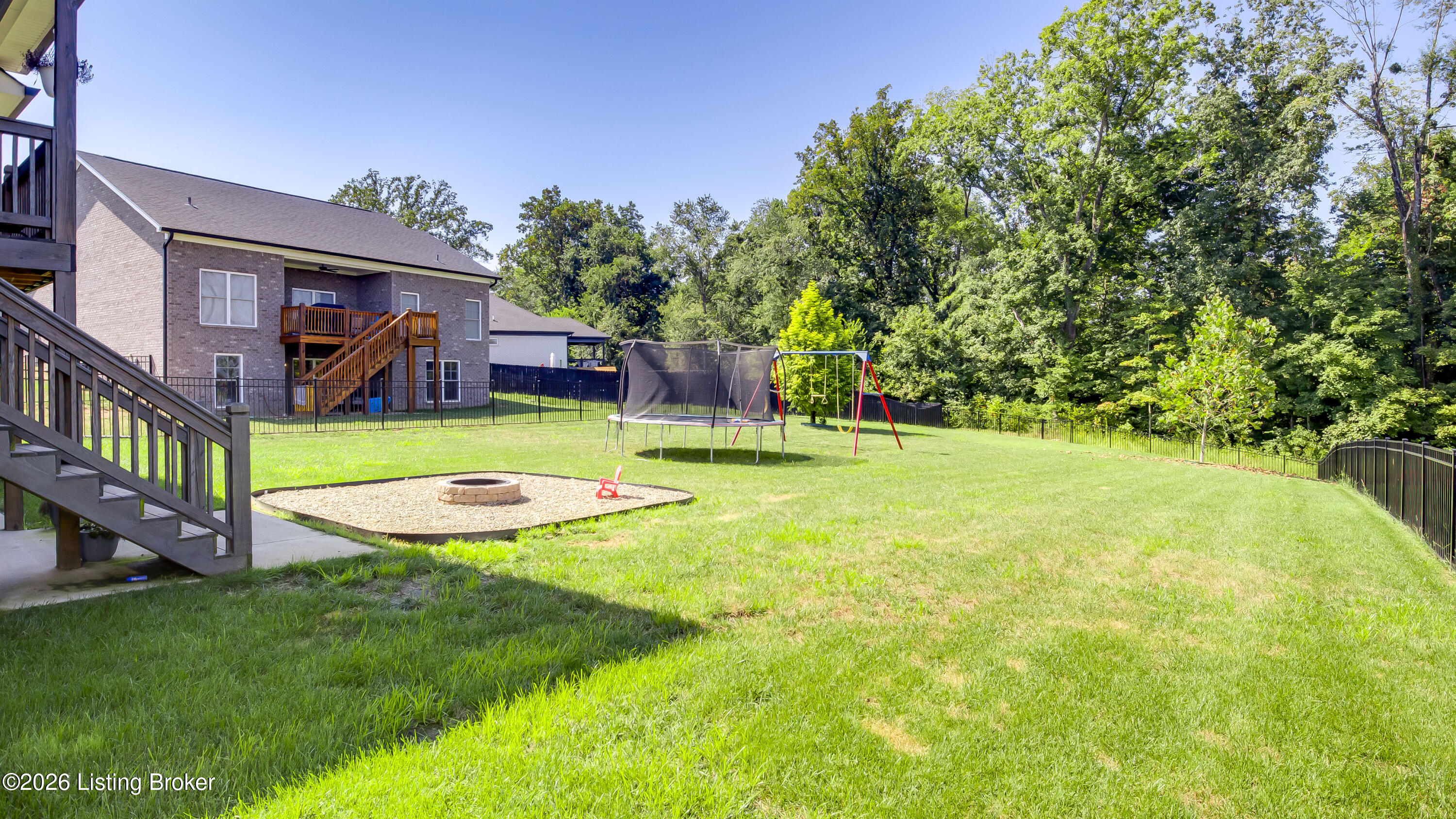 361 Williamsburg Dr