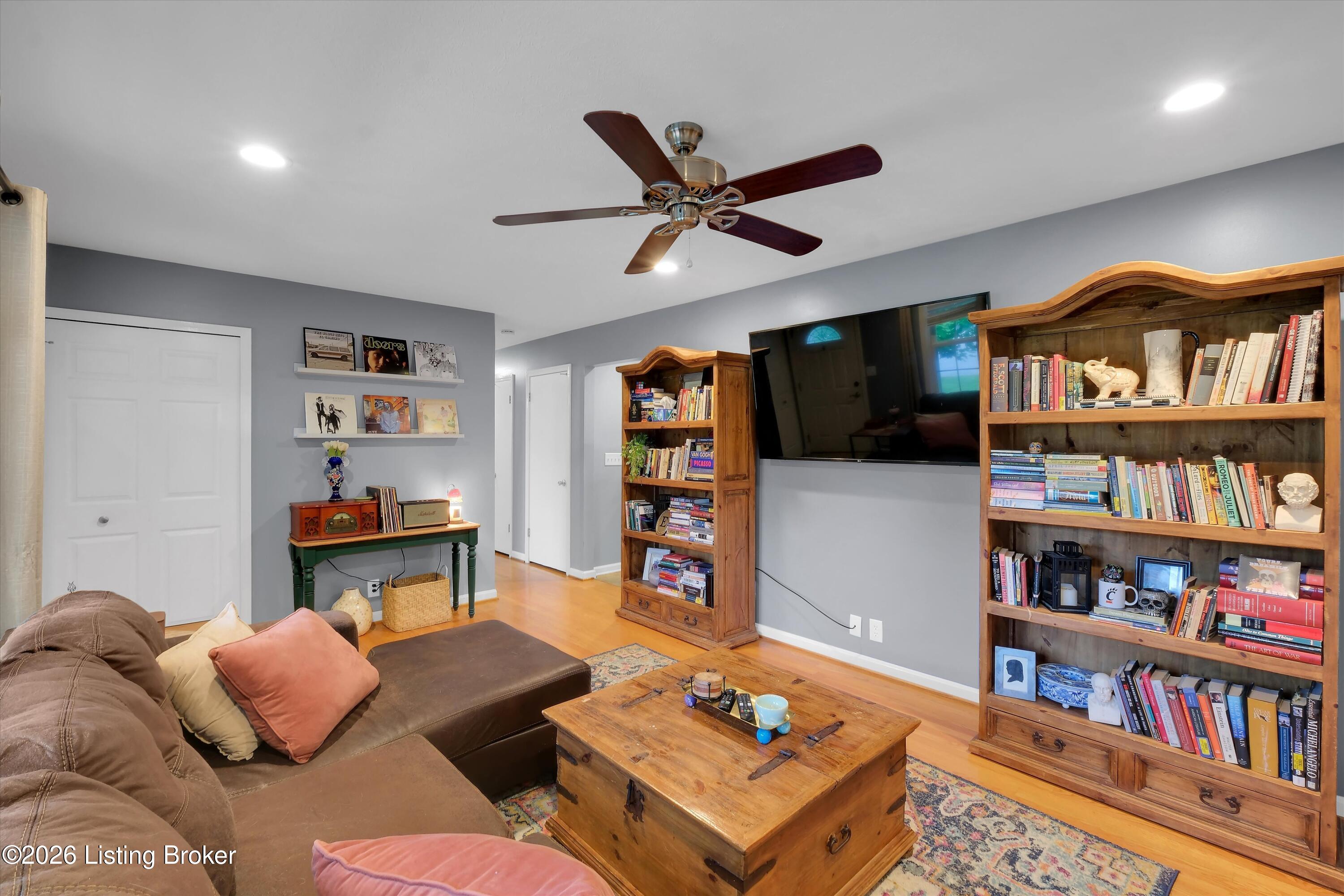 8107 Jasmine Ln