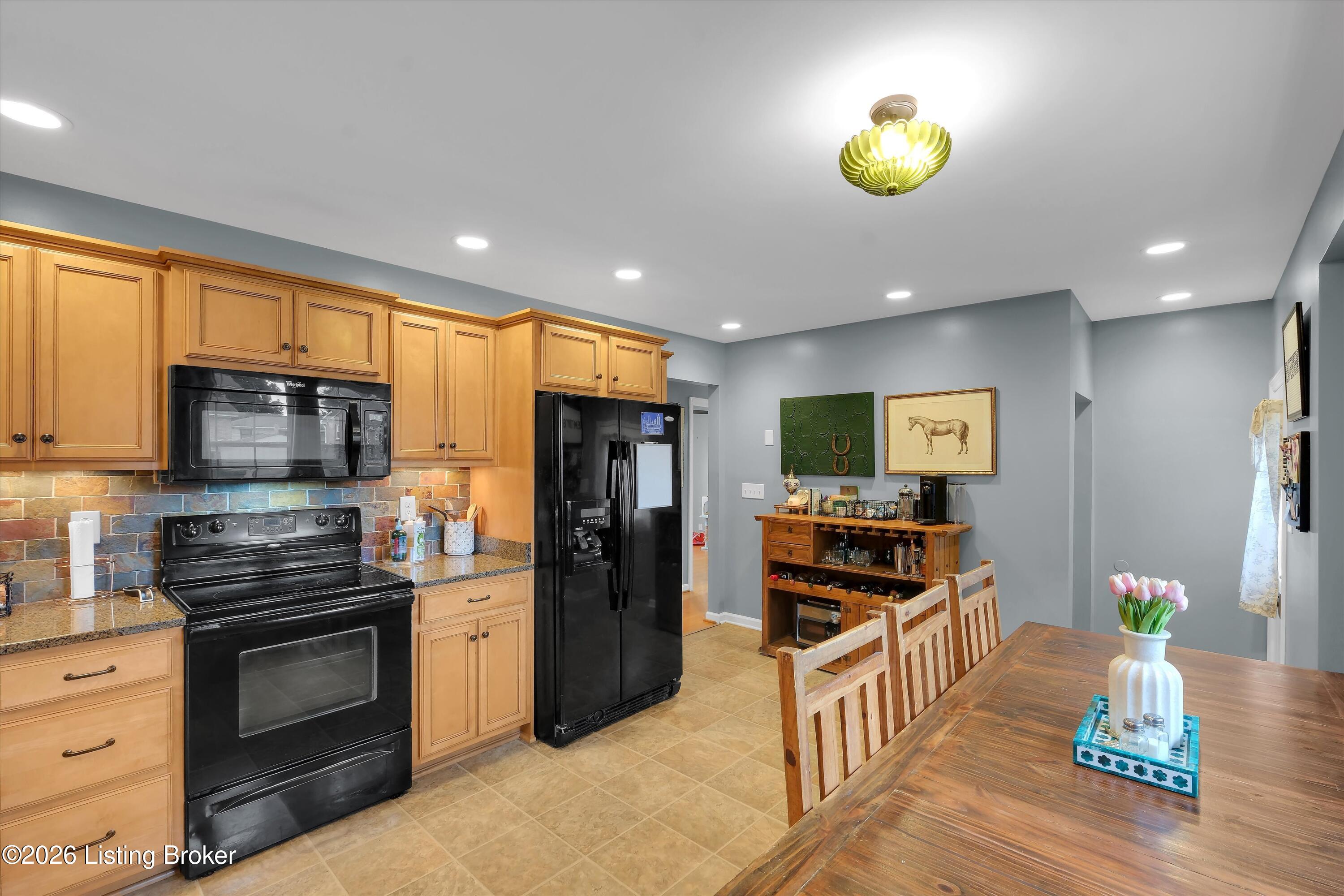 8107 Jasmine Ln