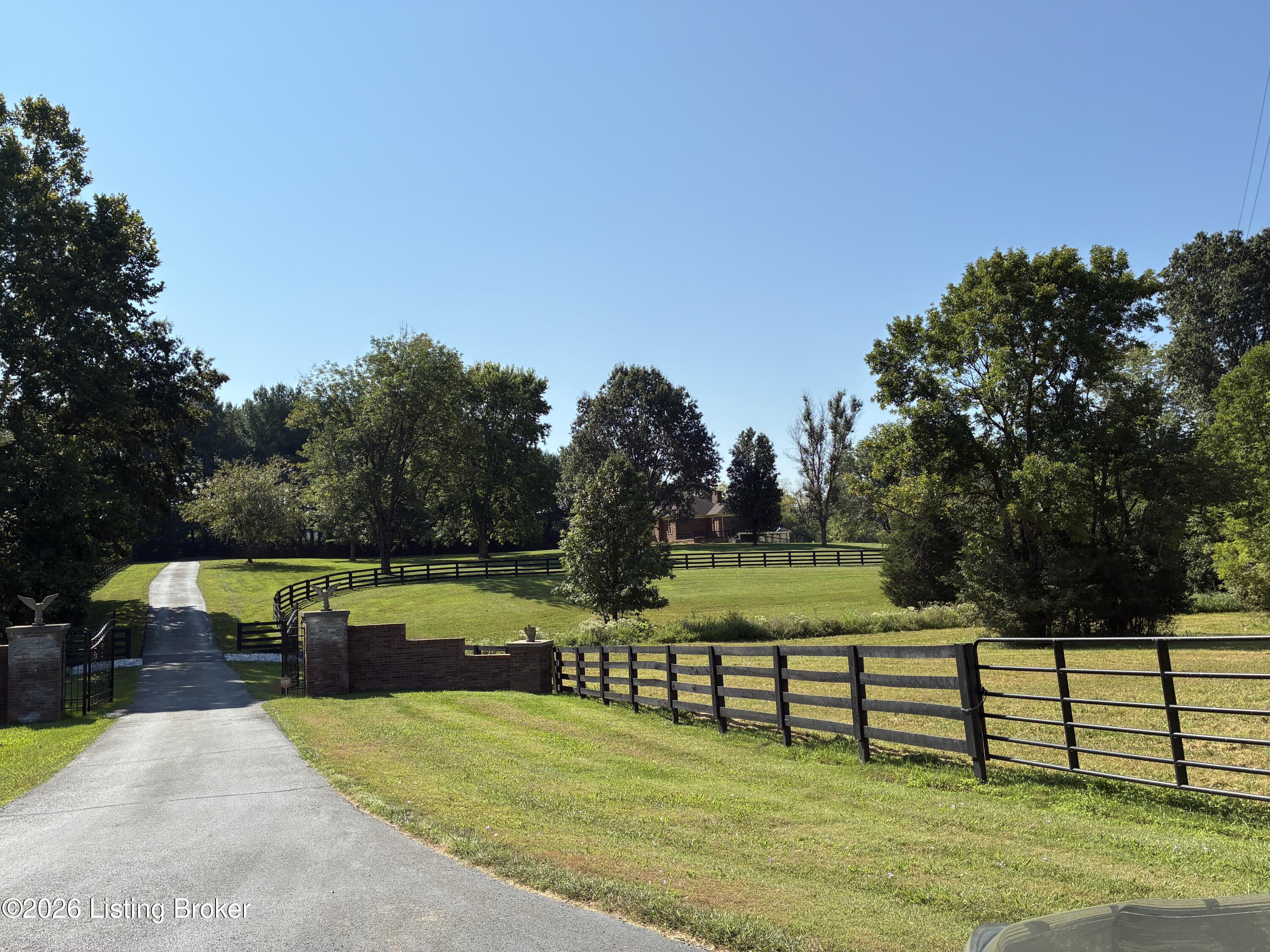 2400 Sir Roberts Way