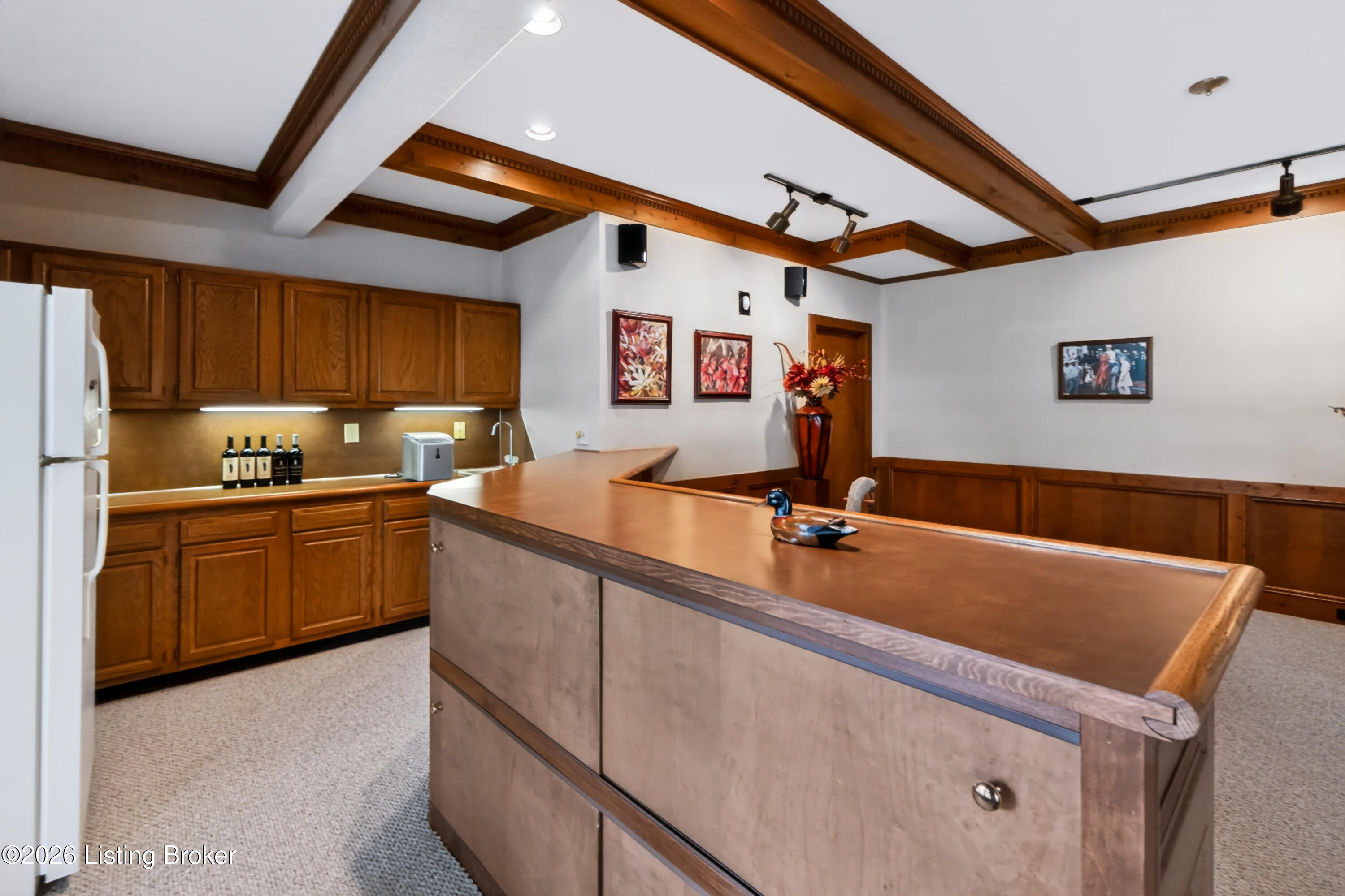 2400 Sir Roberts Way