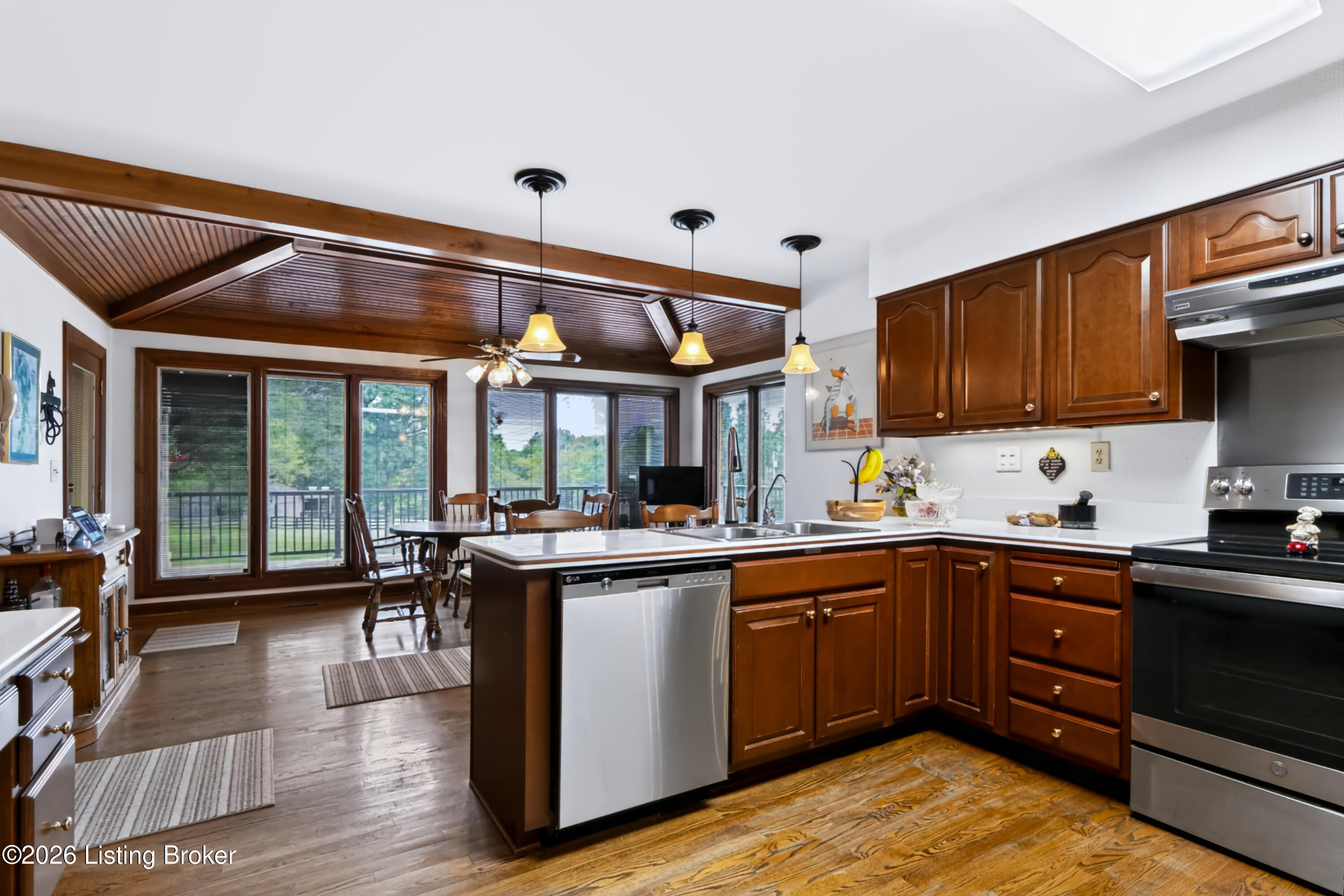 2400 Sir Roberts Way