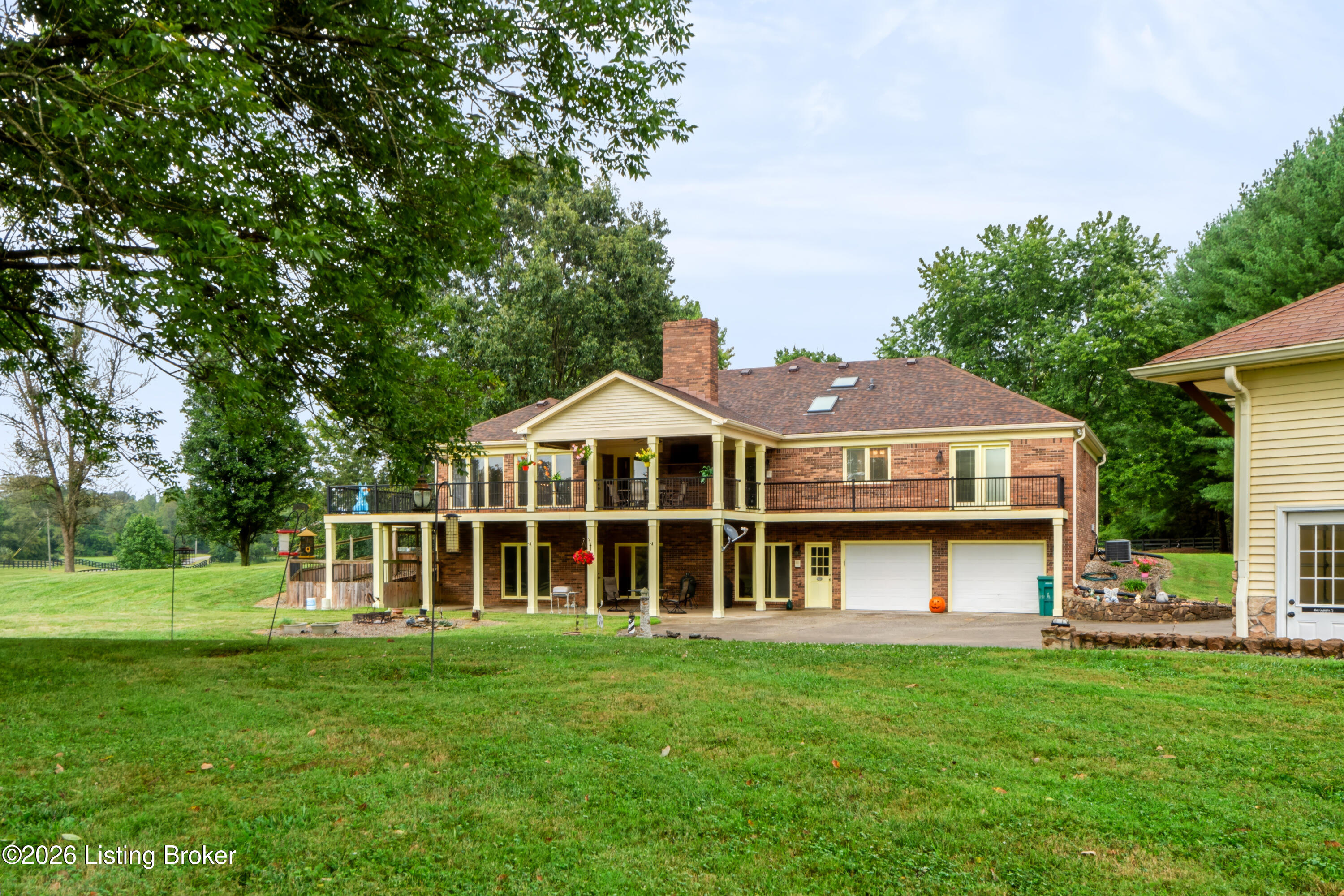 2400 Sir Roberts Way