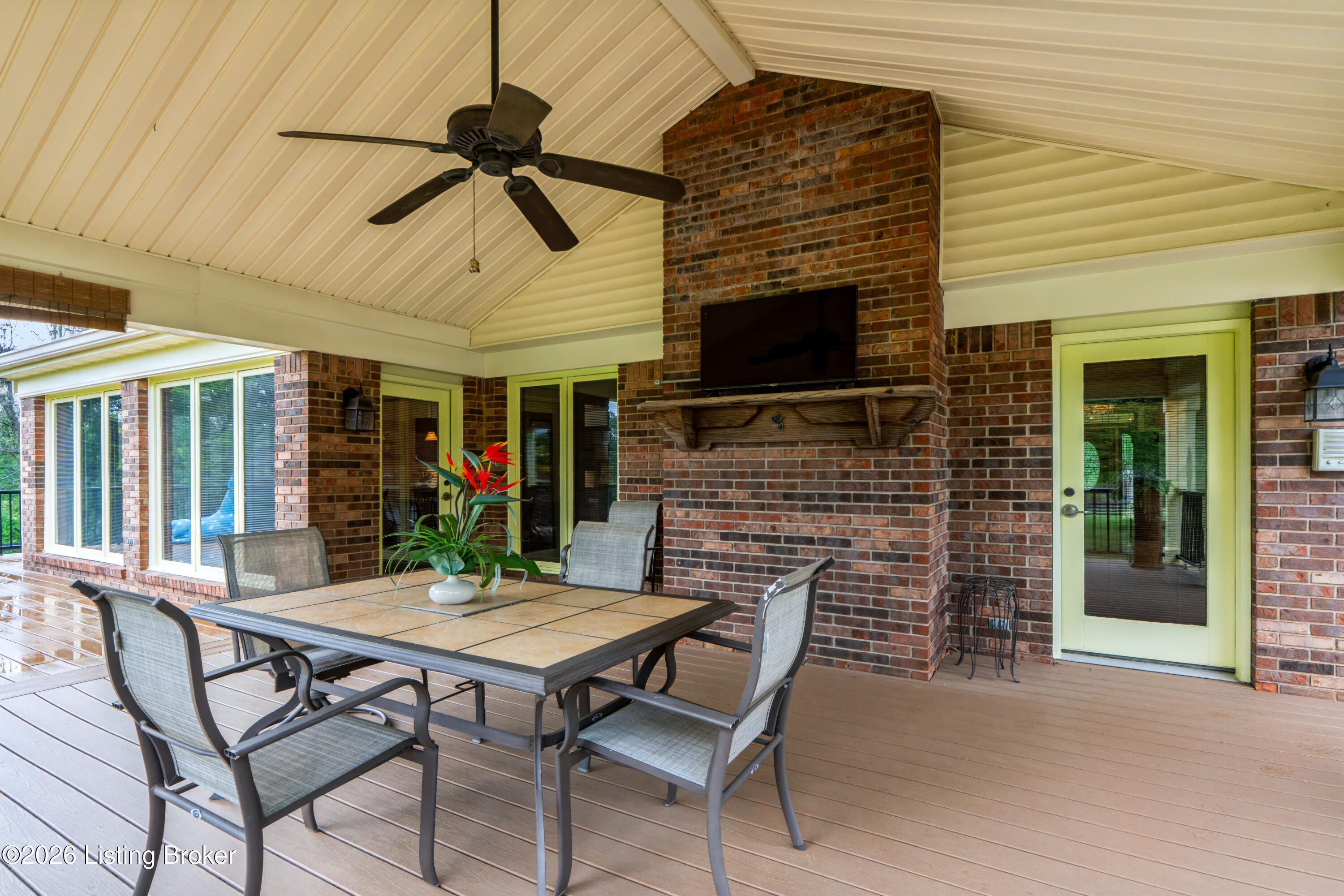 2400 Sir Roberts Way