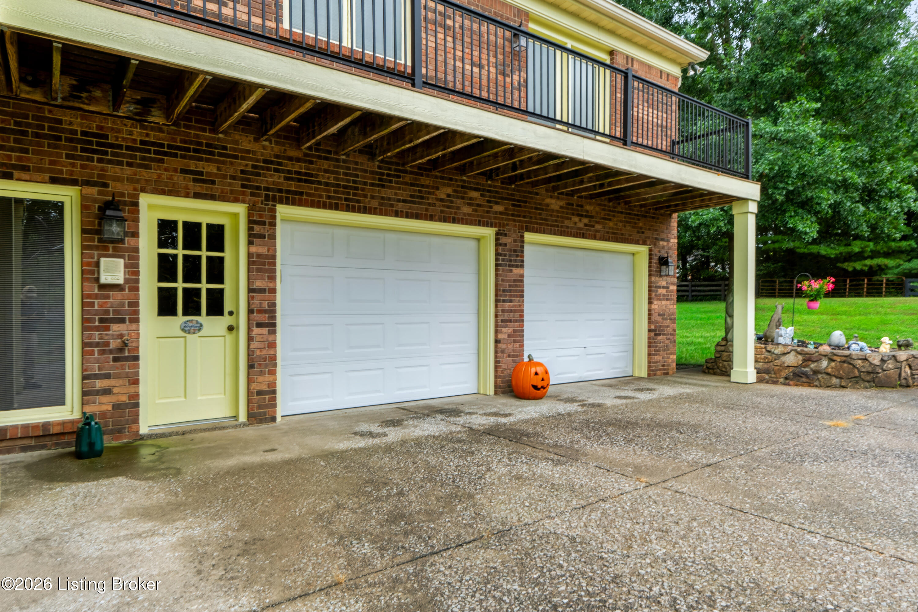 2400 Sir Roberts Way