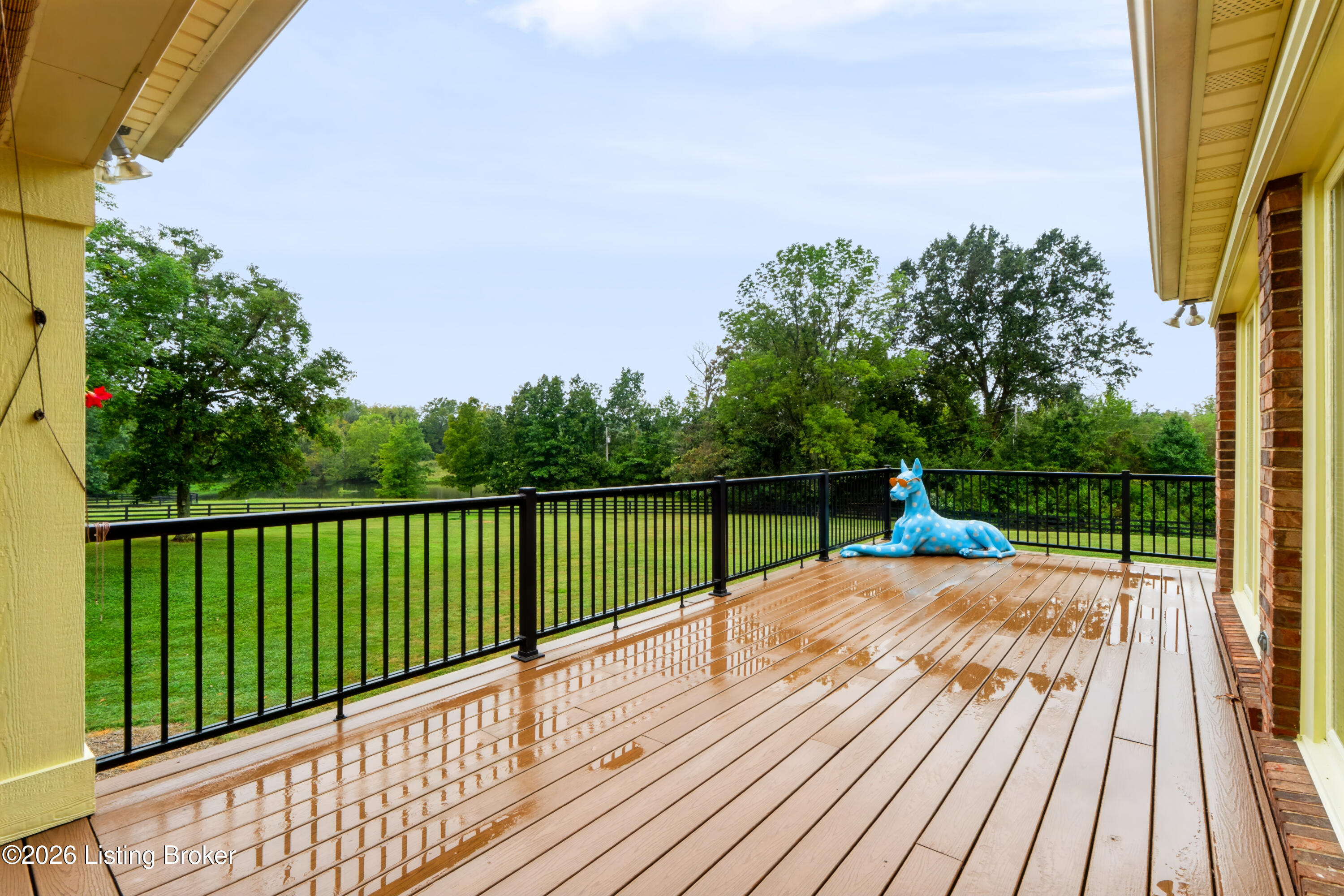 2400 Sir Roberts Way