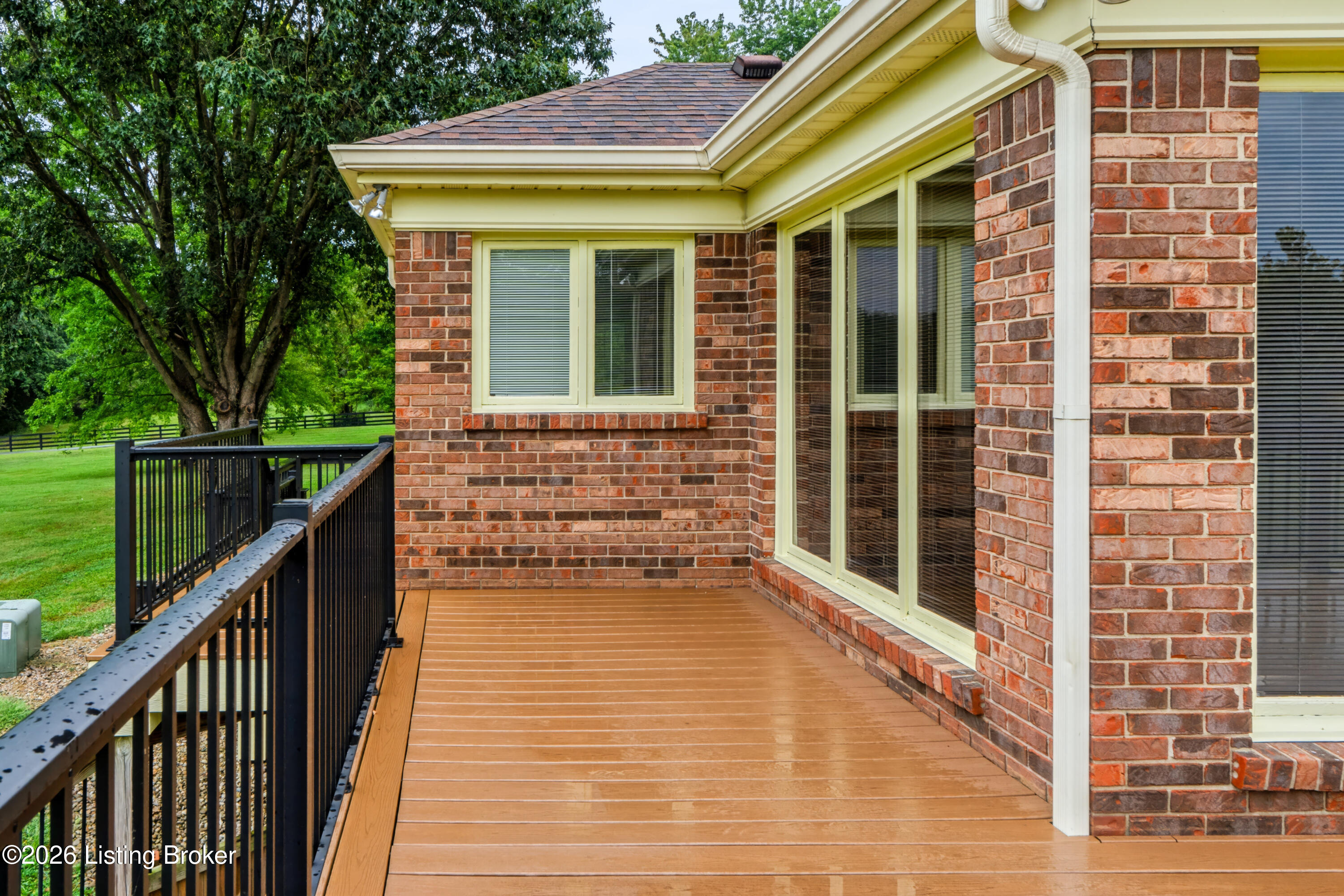 2400 Sir Roberts Way