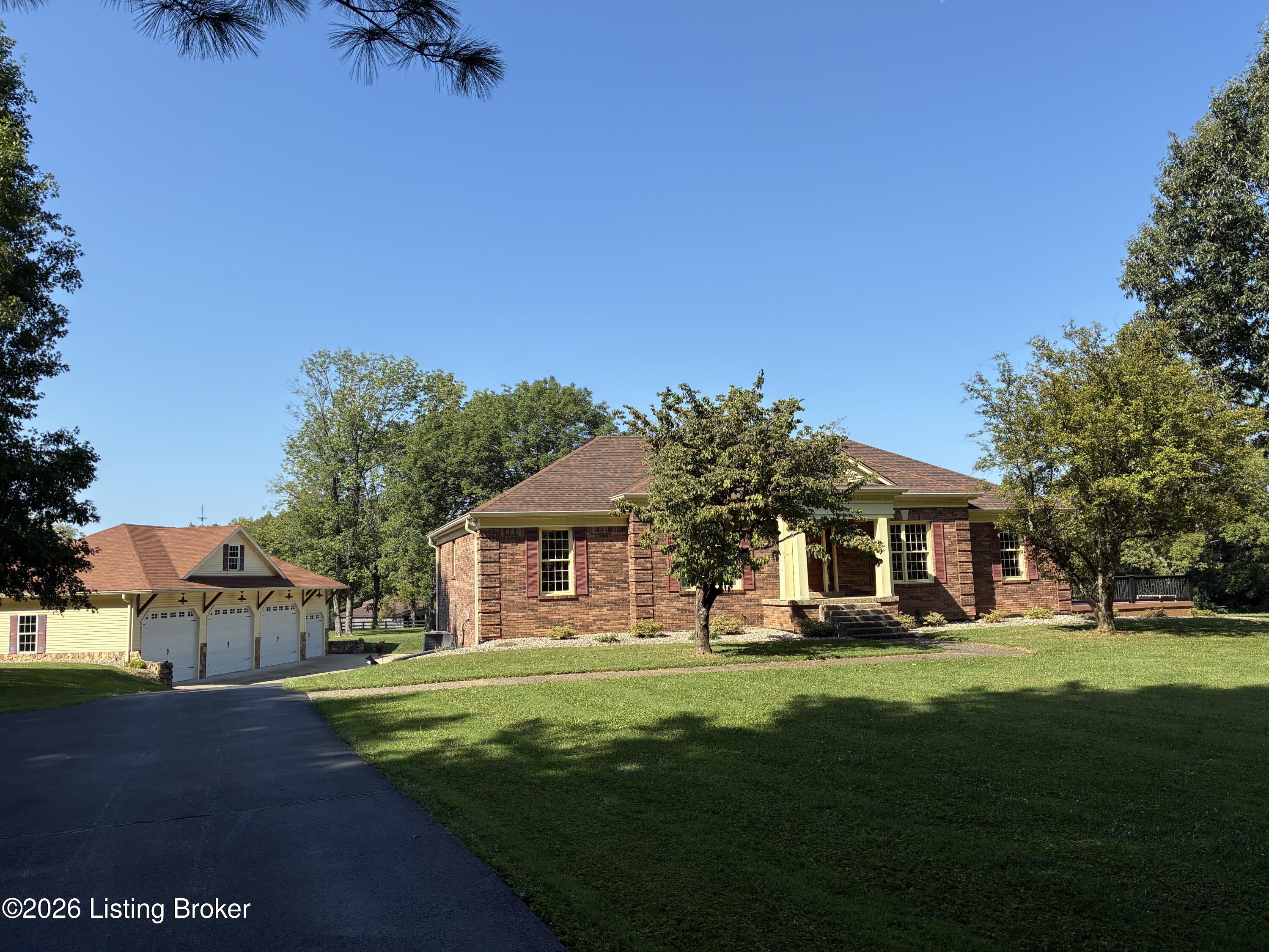 2400 Sir Roberts Way