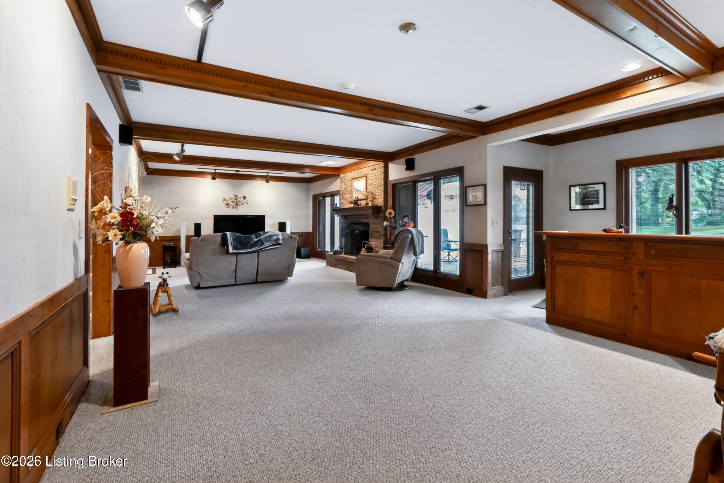 2400 Sir Roberts Way