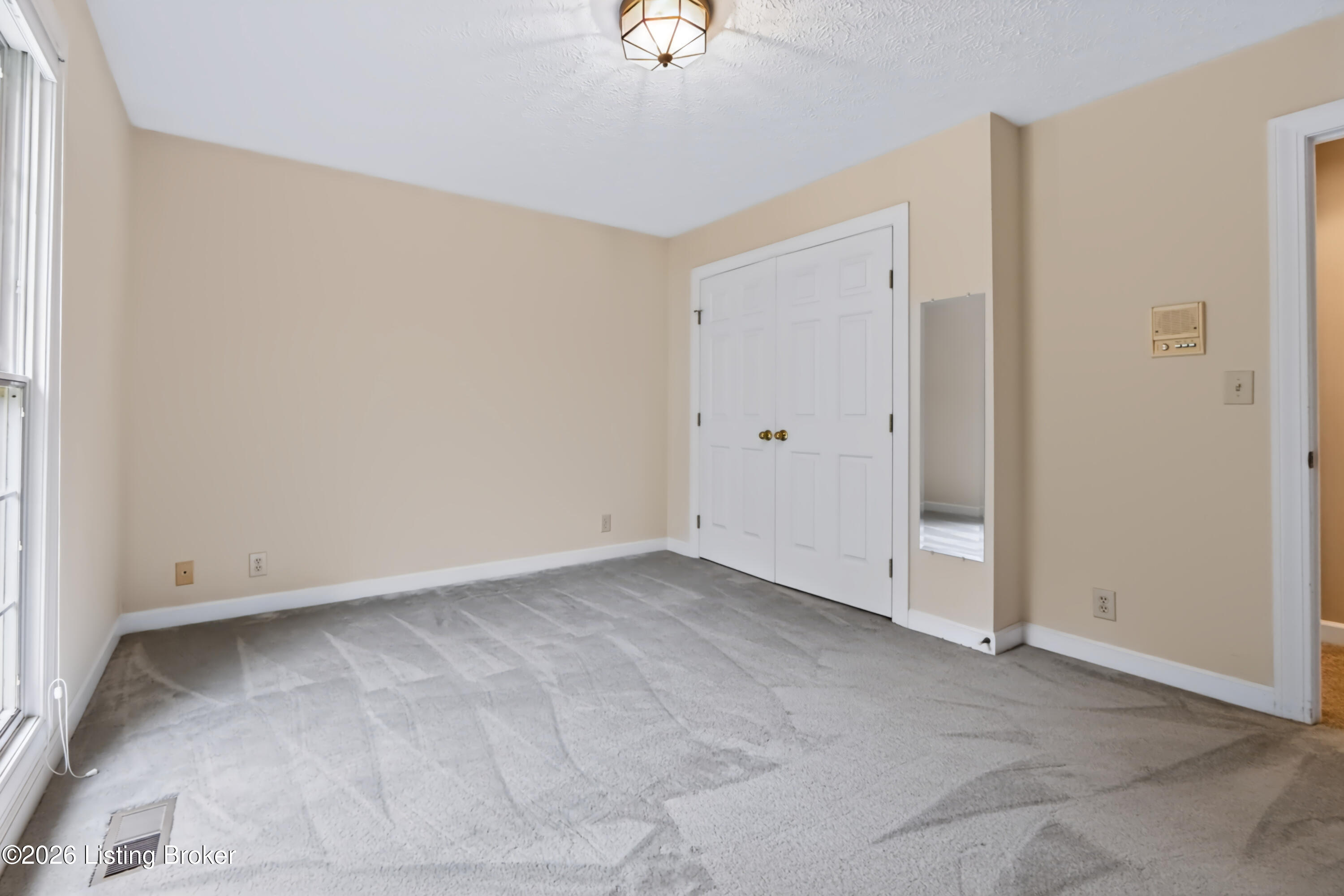 2400 Sir Roberts Way
