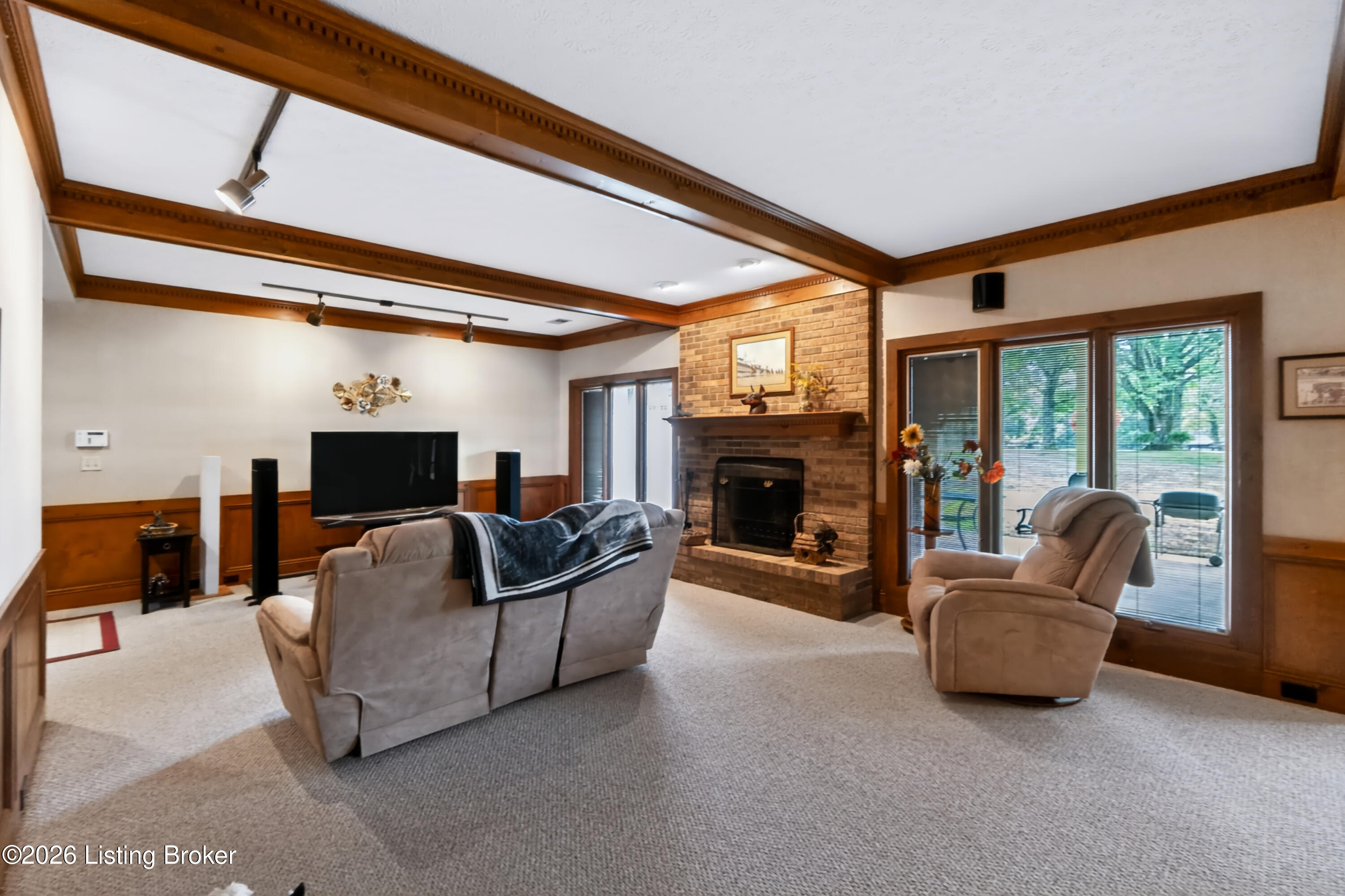 2400 Sir Roberts Way