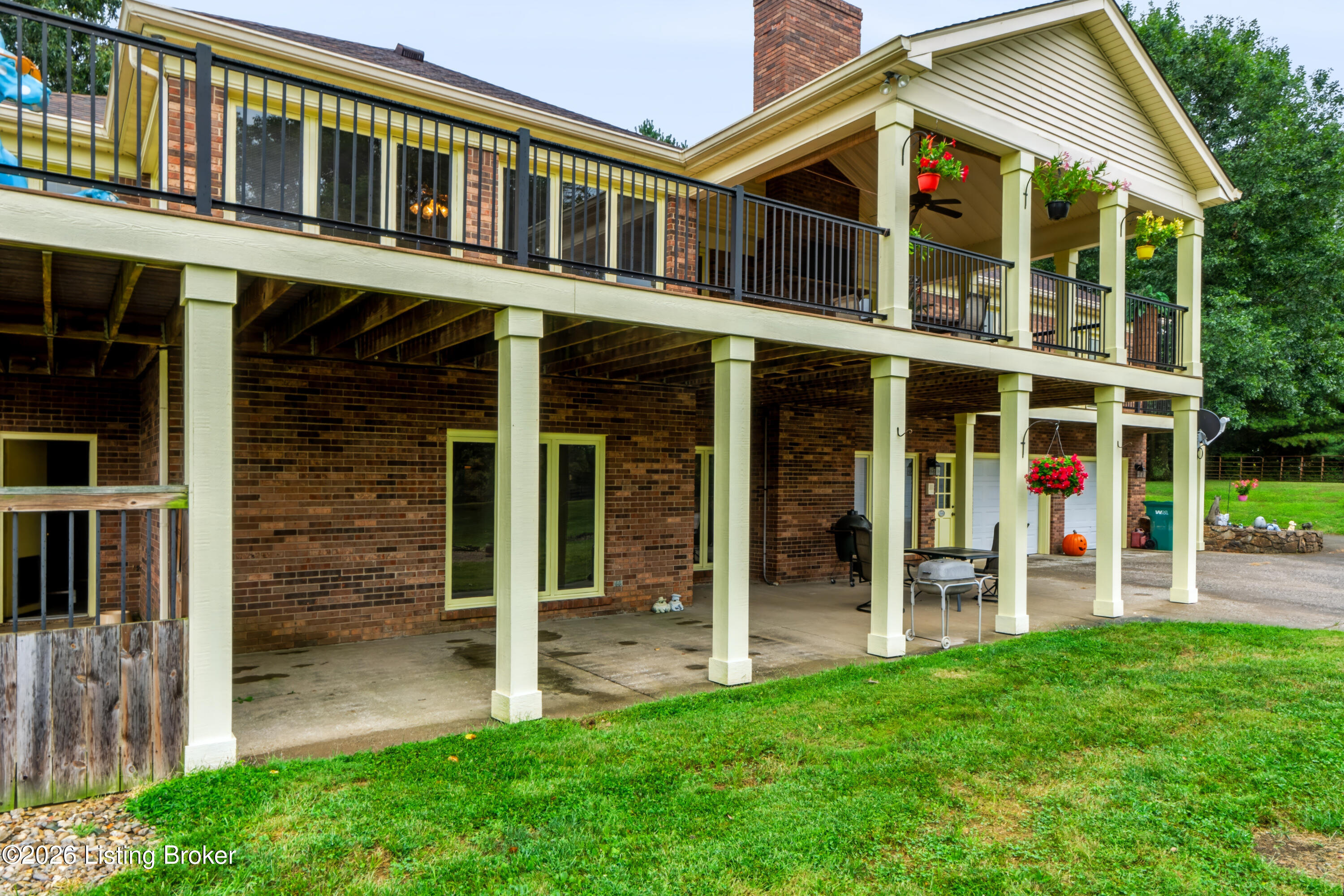 2400 Sir Roberts Way