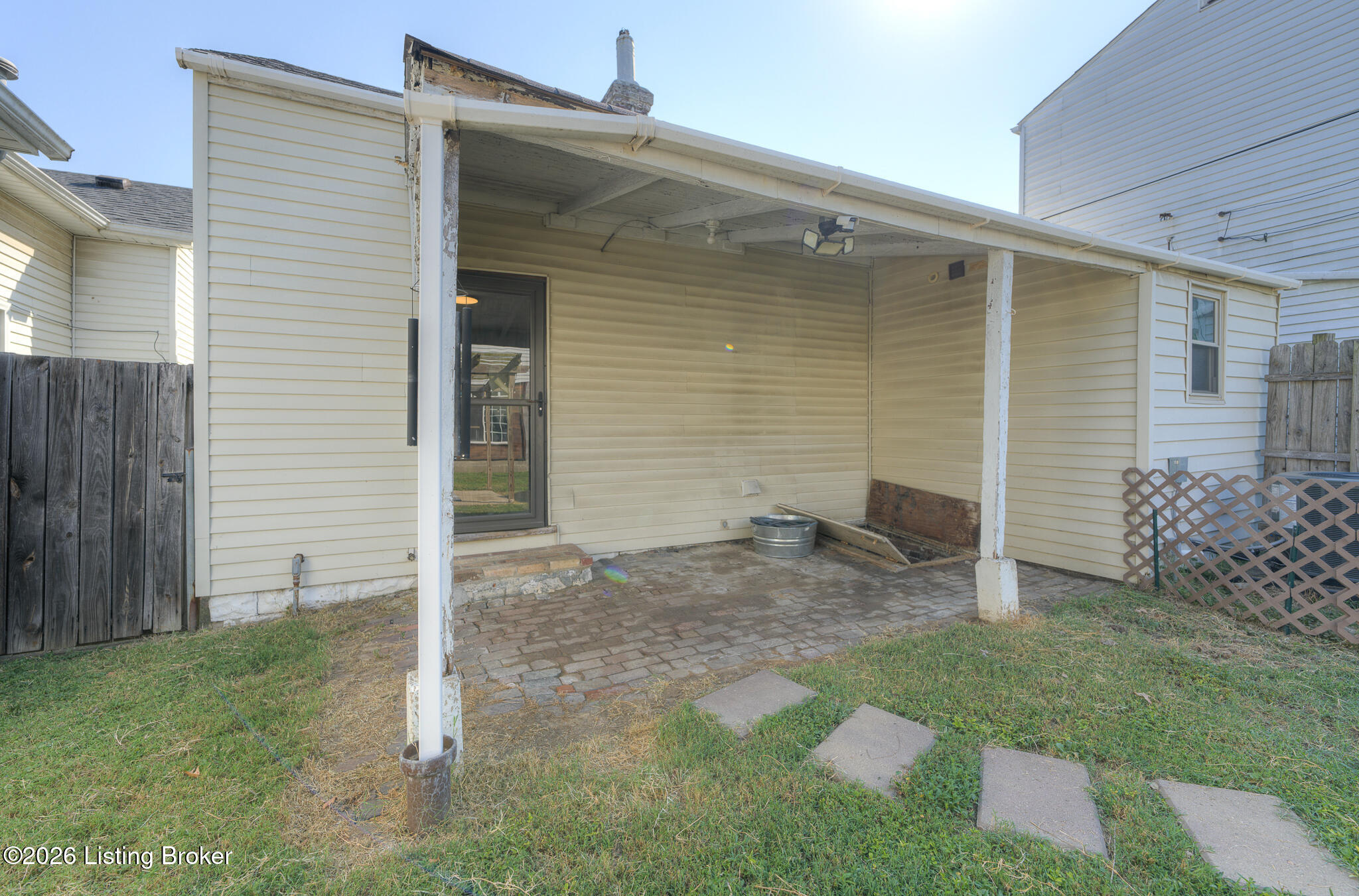 1140 Reutlinger Ave