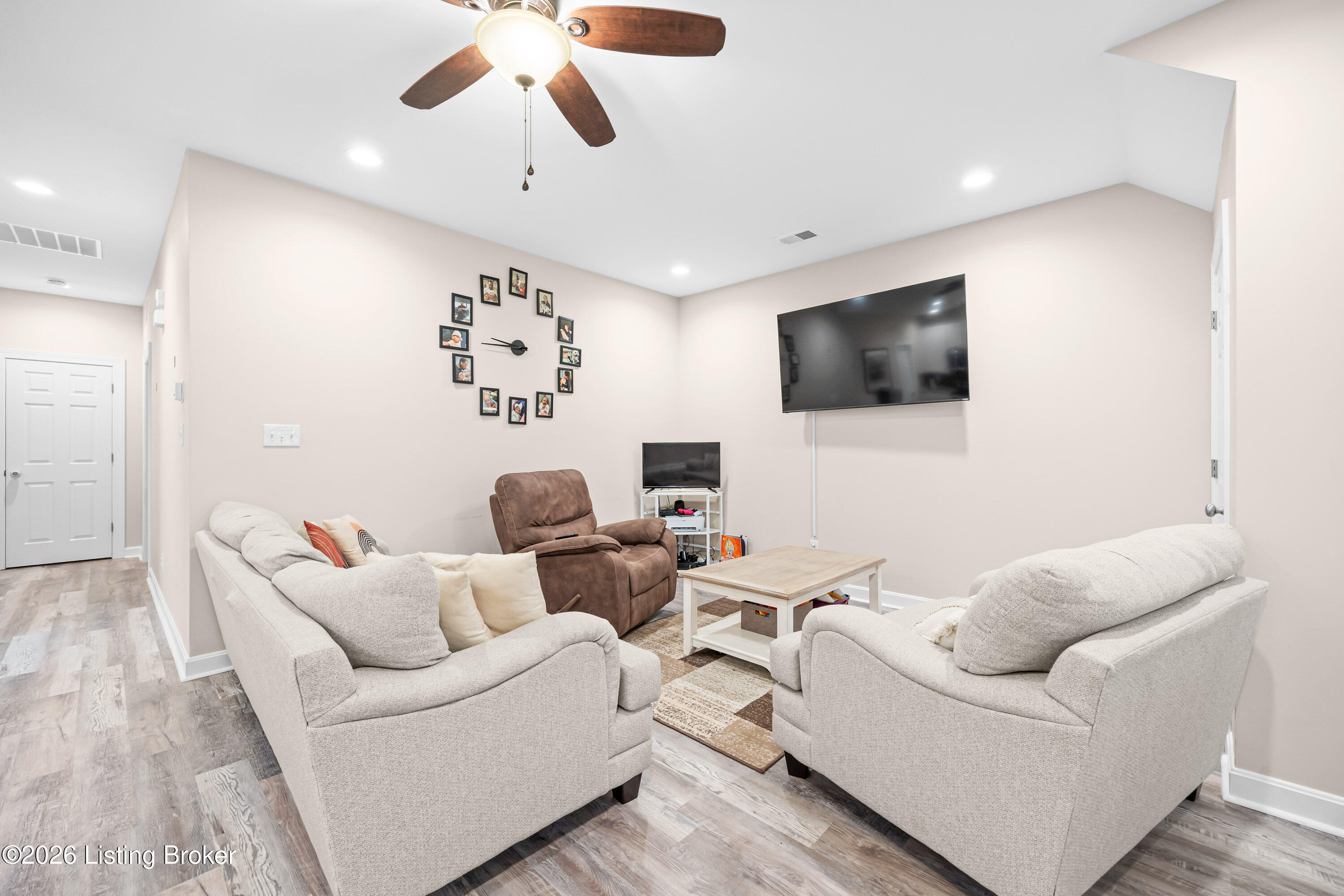 7232 Correll Pl Dr