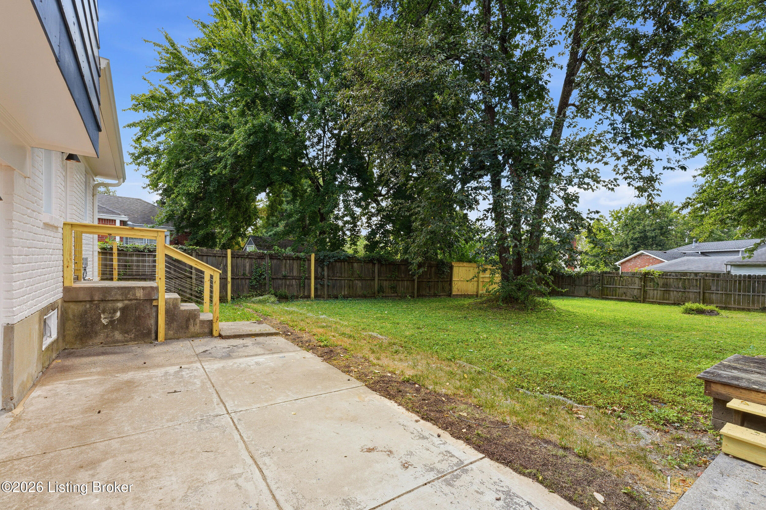 5302 Oakcreek Ln