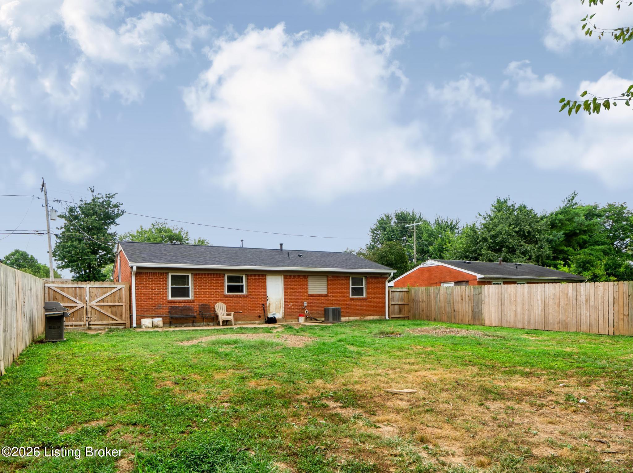 921 Blossom Rd
