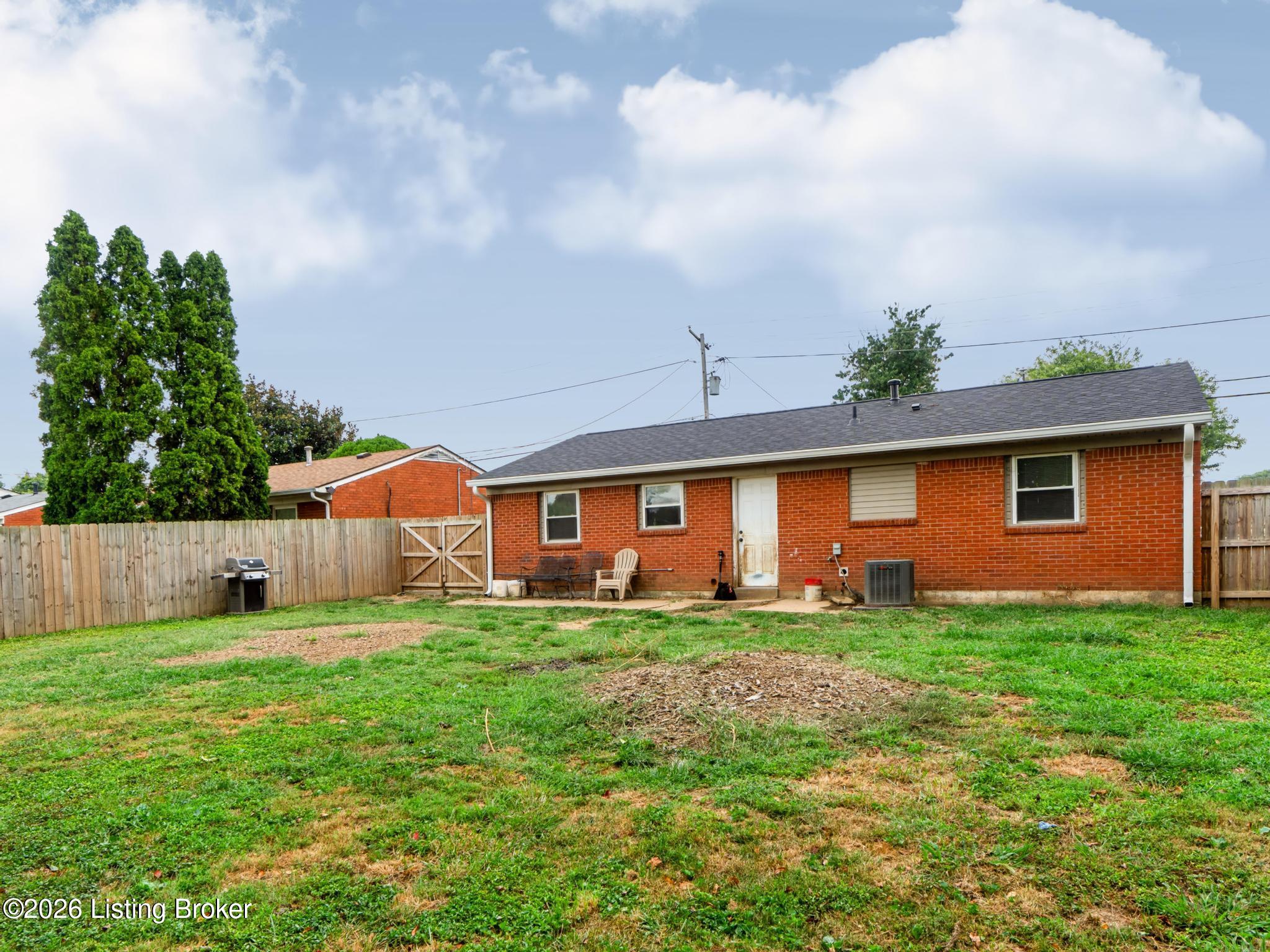 921 Blossom Rd