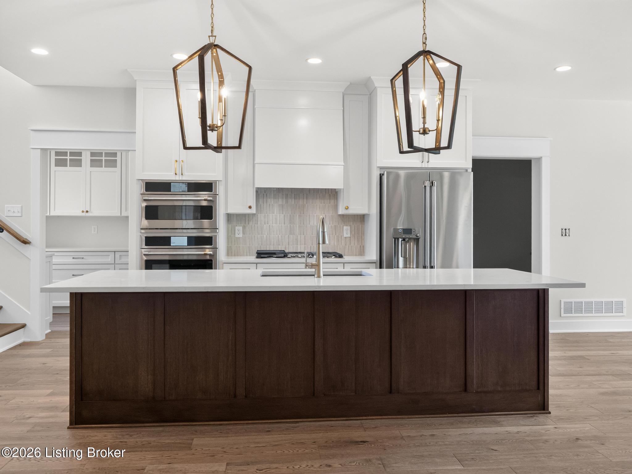 7208 Sunset Ln