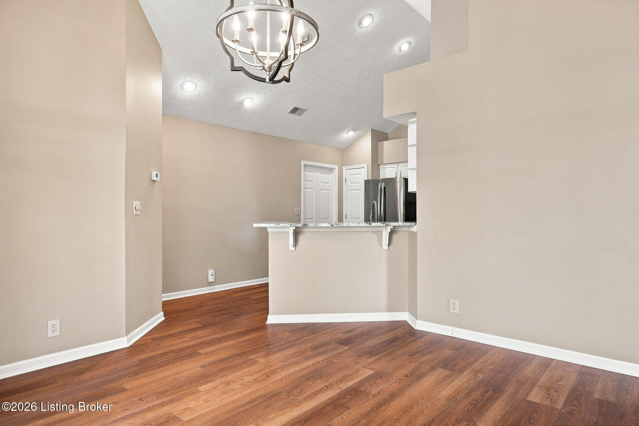 3919 Village Green Dr