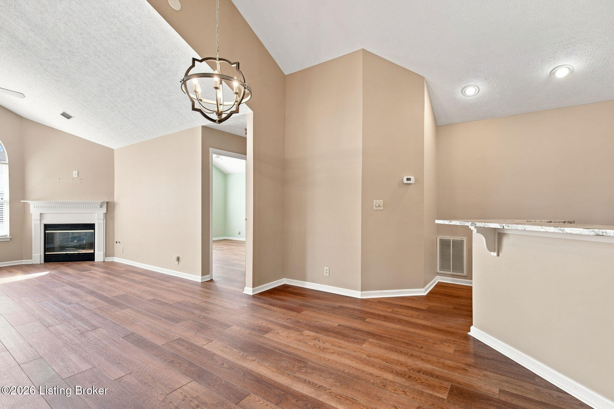3919 Village Green Dr