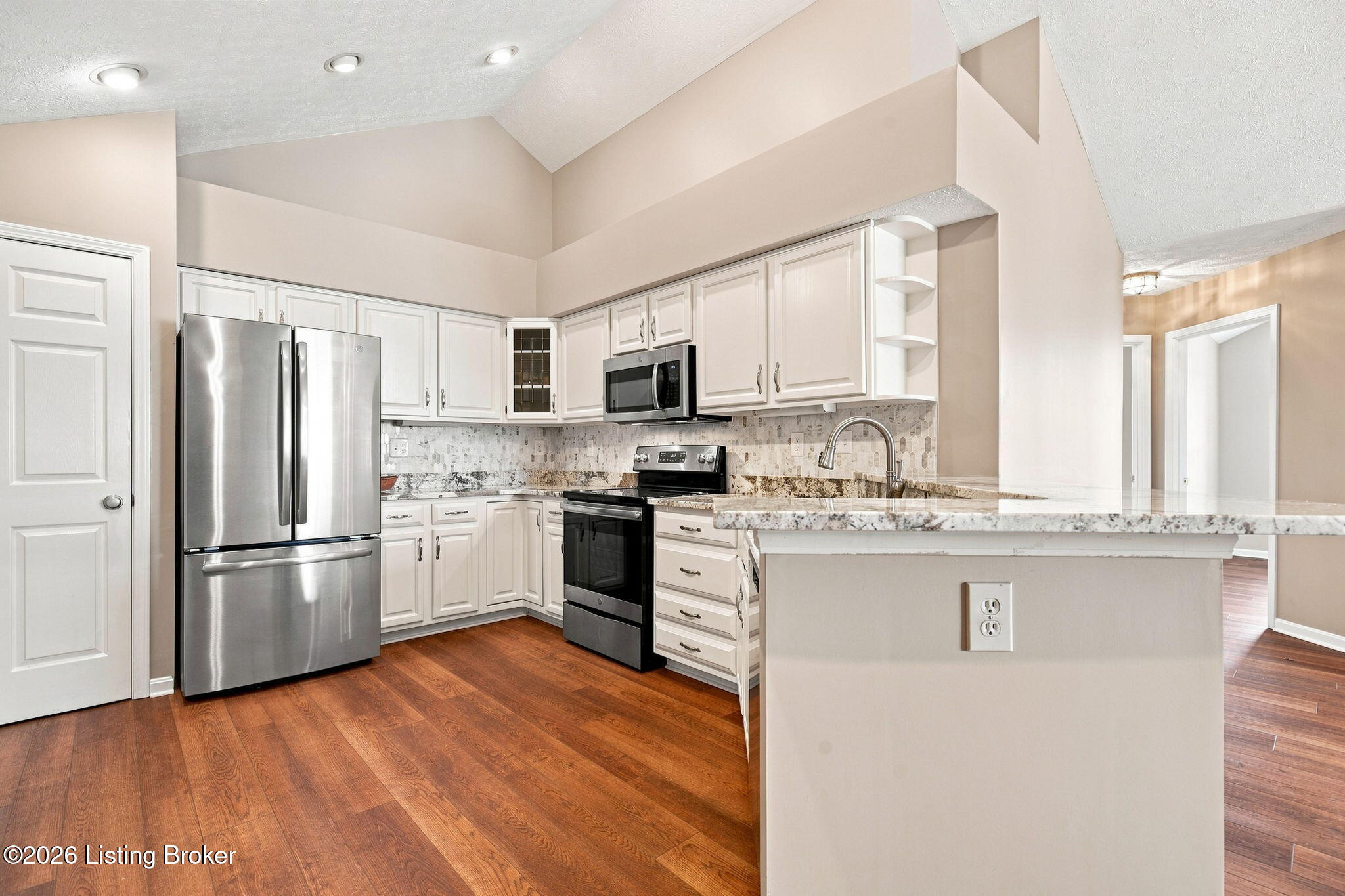 3919 Village Green Dr