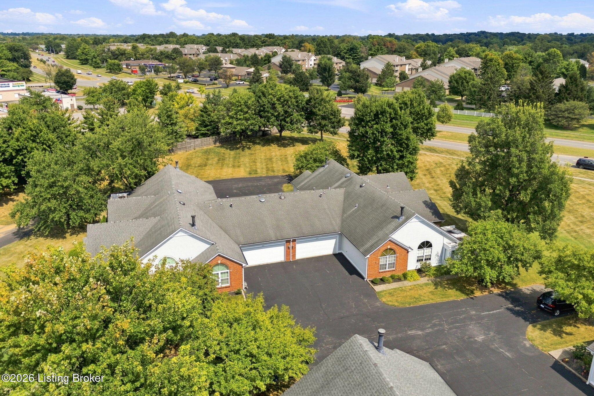 3919 Village Green Dr